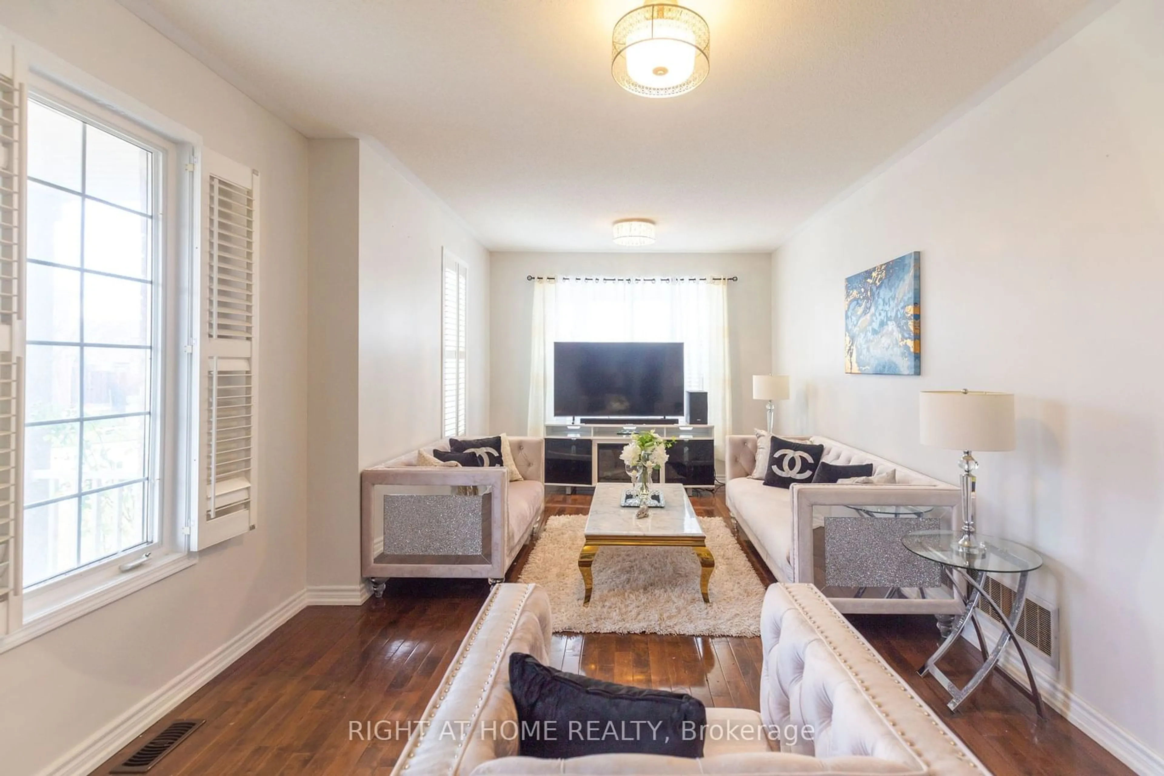 Living room, wood floors for 62 Antelope Dr, Toronto Ontario M1B 6K5