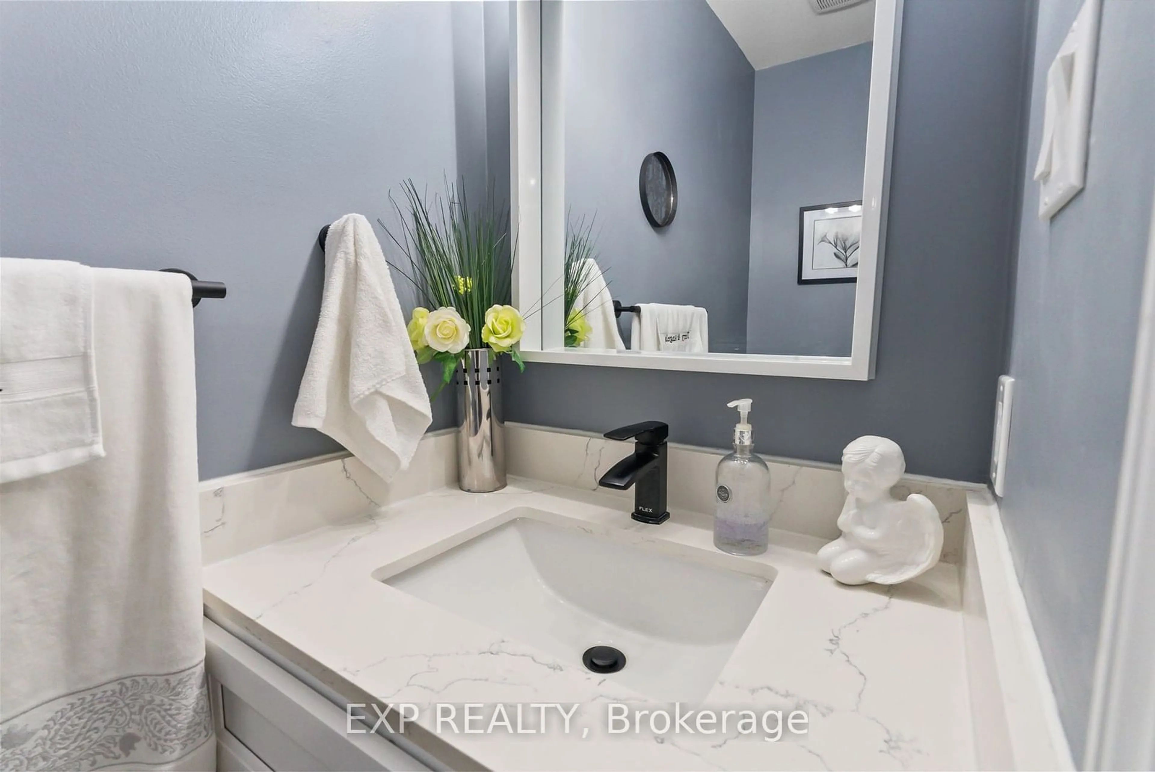 Contemporary bathroom, ceramic/tile floor for 87 Earl Cuddie Blvd, Scugog Ontario L9L 1T3