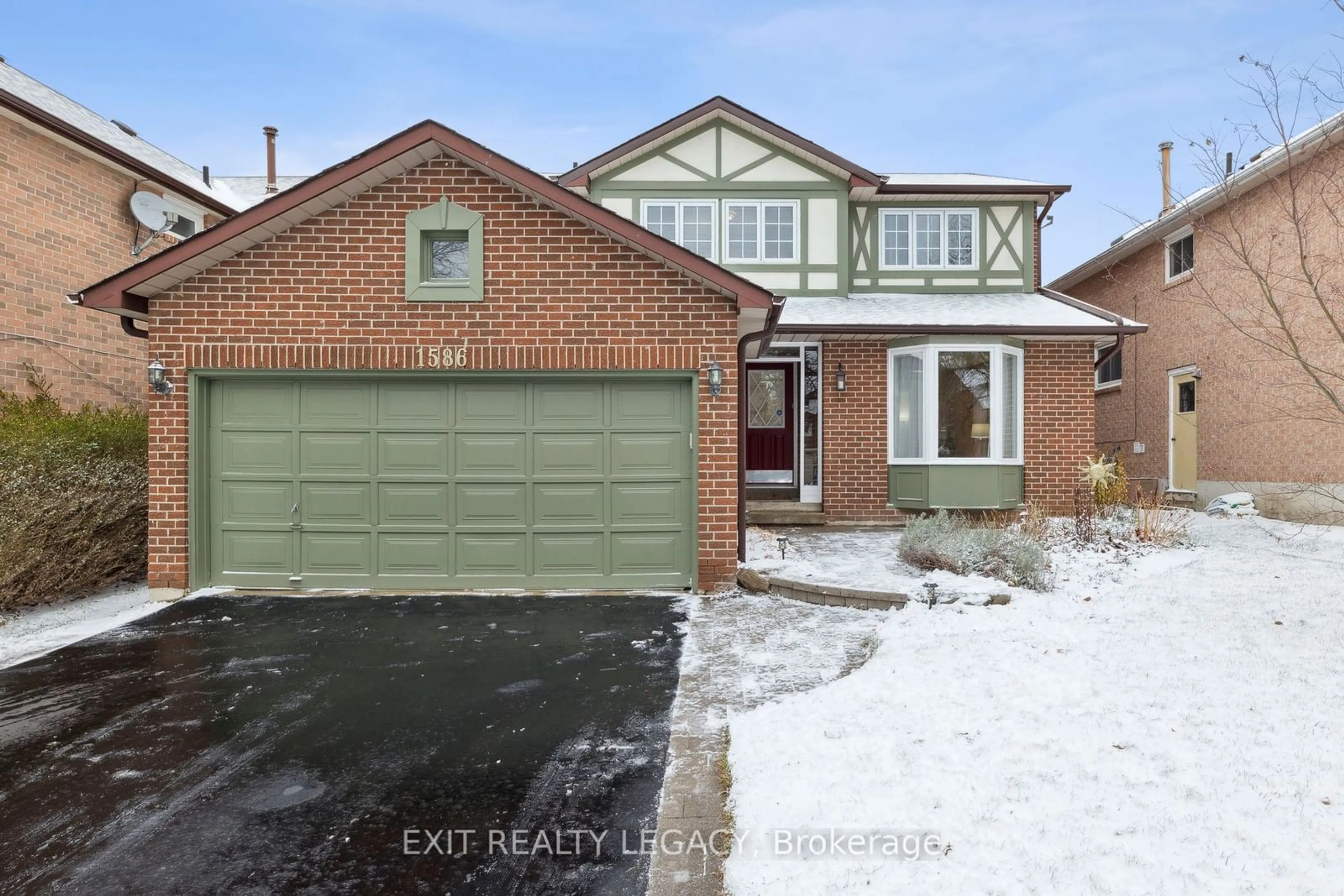 Frontside or backside of a home, the street view for 1586 Heathside Cres, Pickering Ontario L1V 5W9