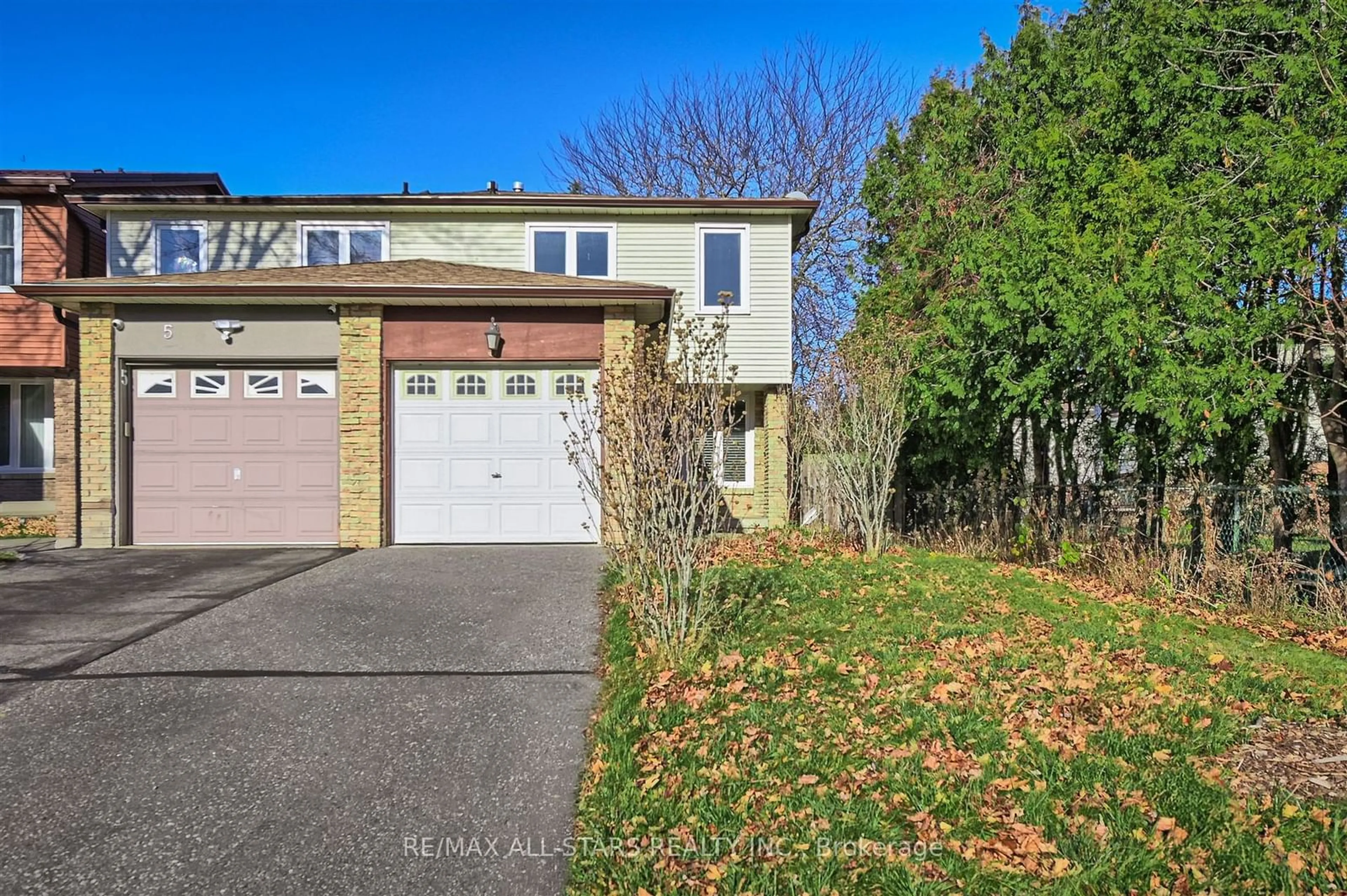 A pic from exterior of the house or condo, the street view for 3 Granada Cres, Toronto Ontario M1B 2H6