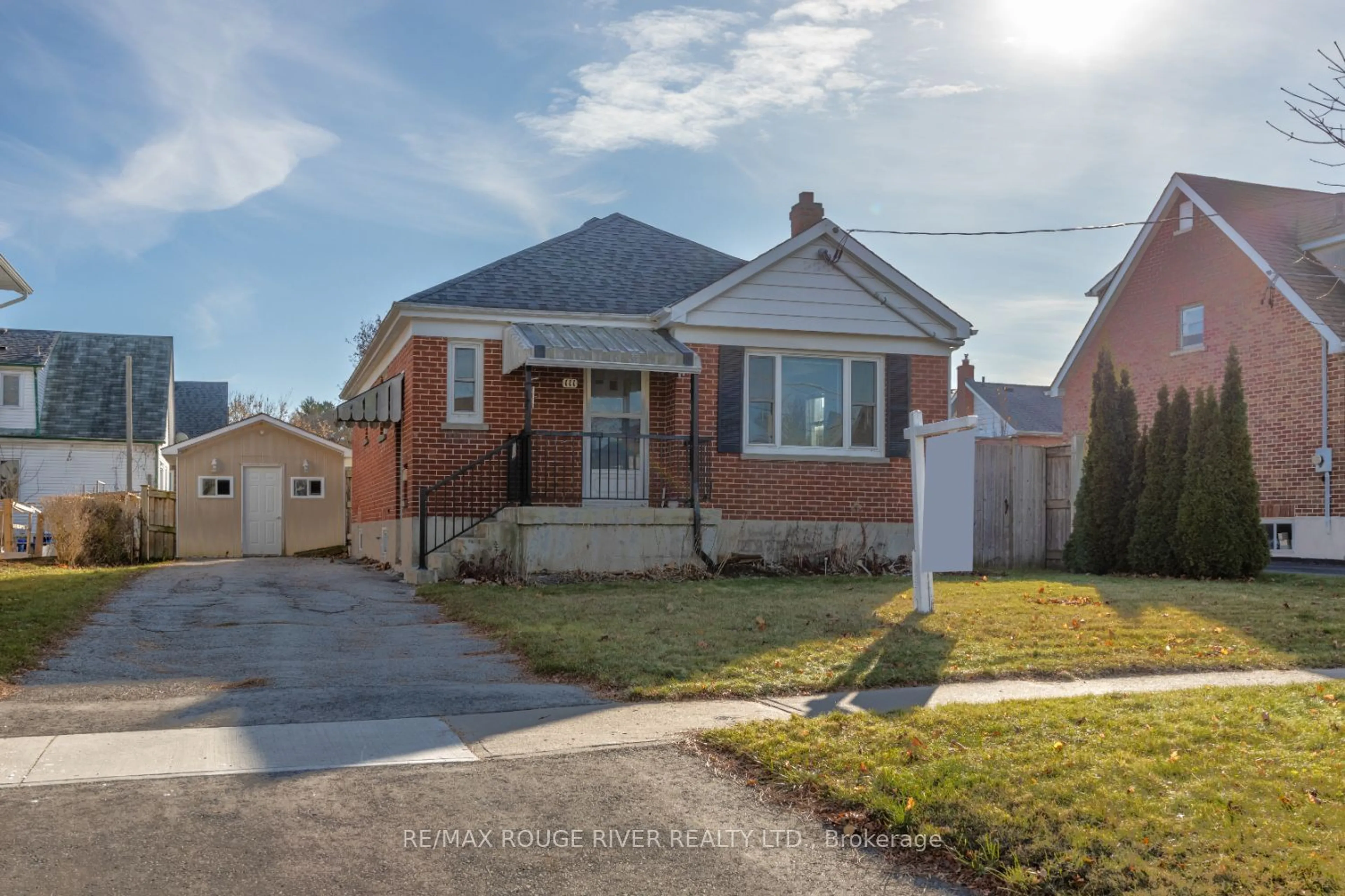 Frontside or backside of a home, the street view for 111 Kingsdale Dr, Oshawa Ontario L1G 2G3