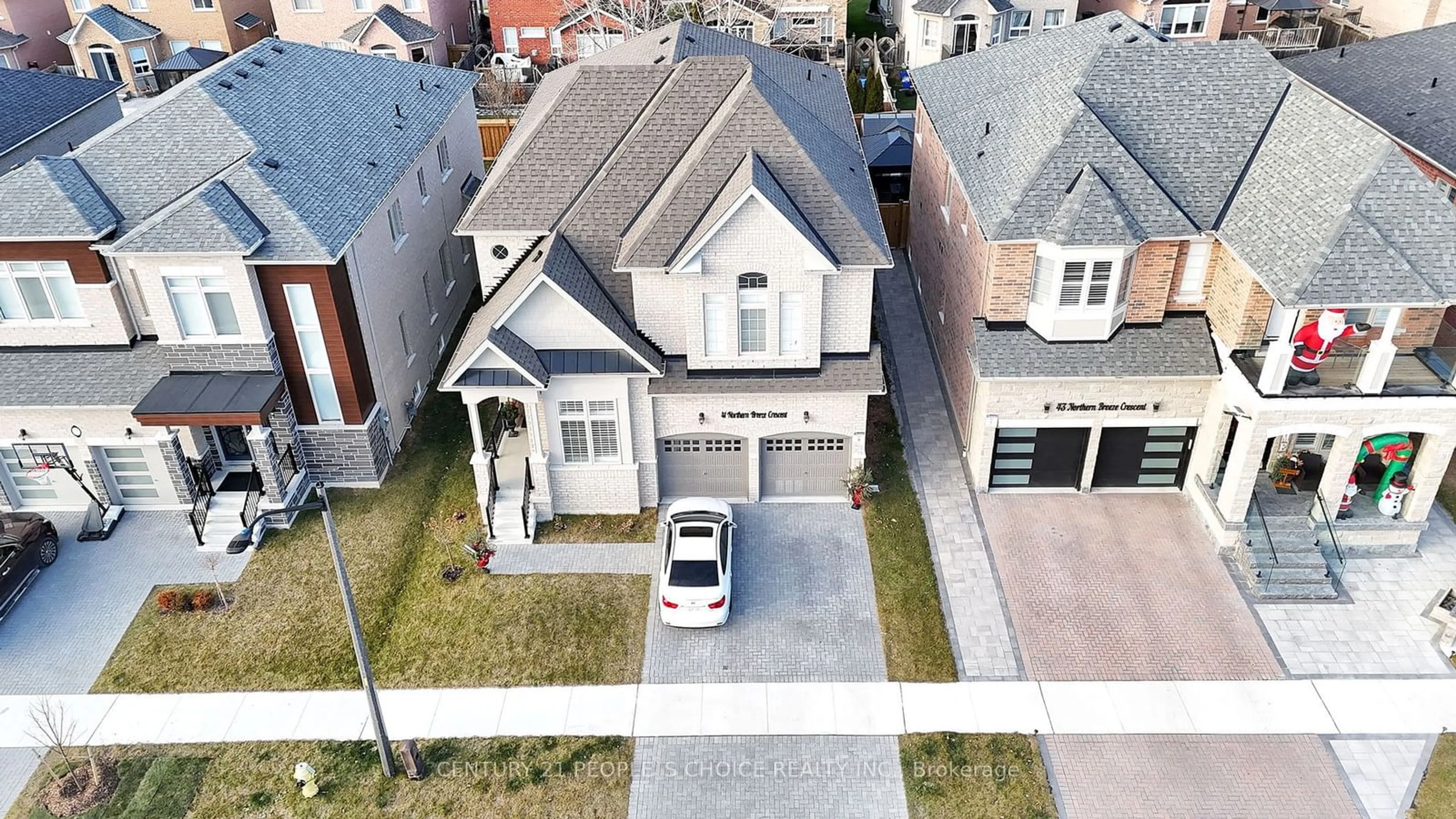 Frontside or backside of a home, the street view for 41 Northern Breeze Cres, Whitby Ontario L1R 0N9