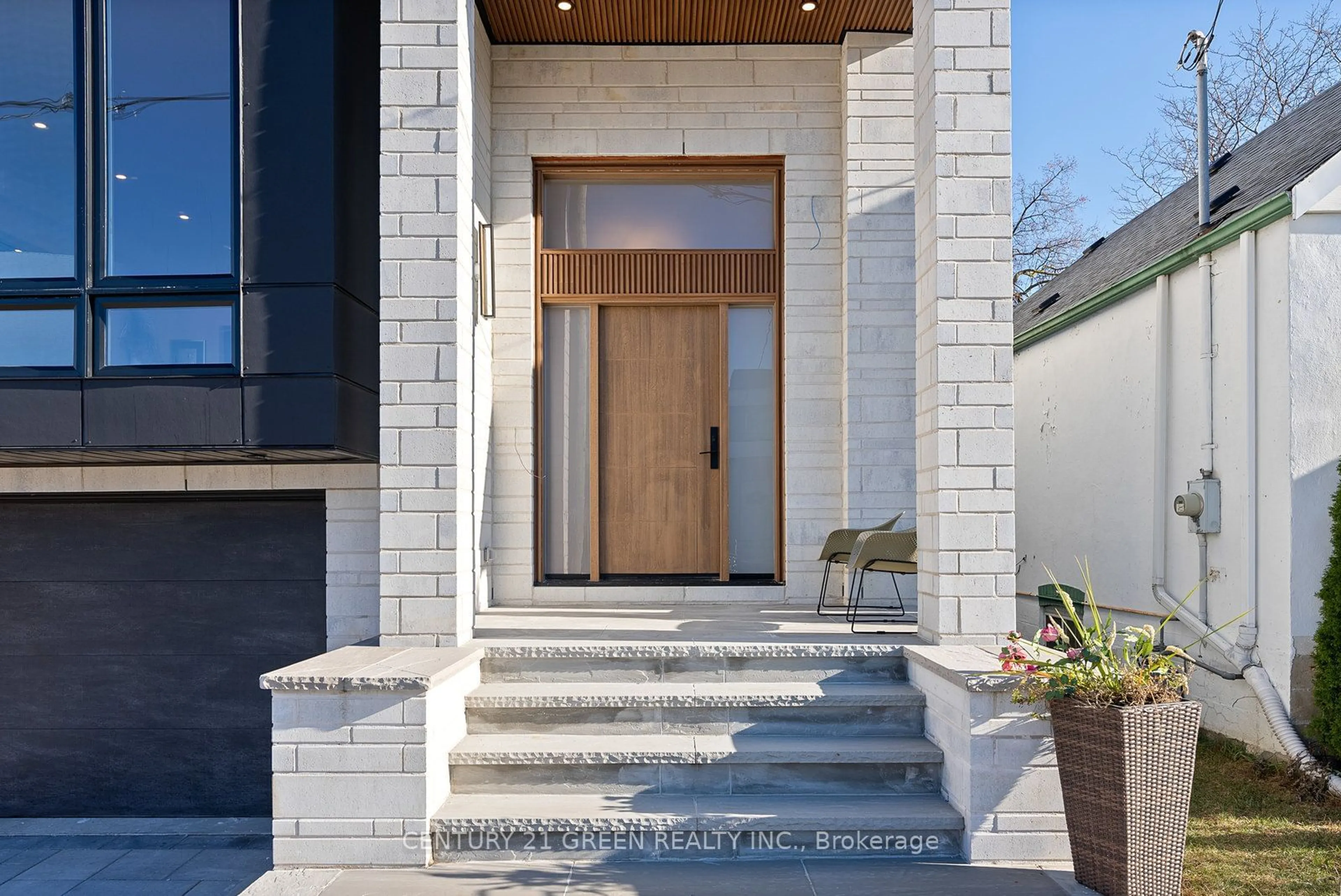 Indoor entryway, wood floors for 67 Bexhill Ave, Toronto Ontario M1L 3B7