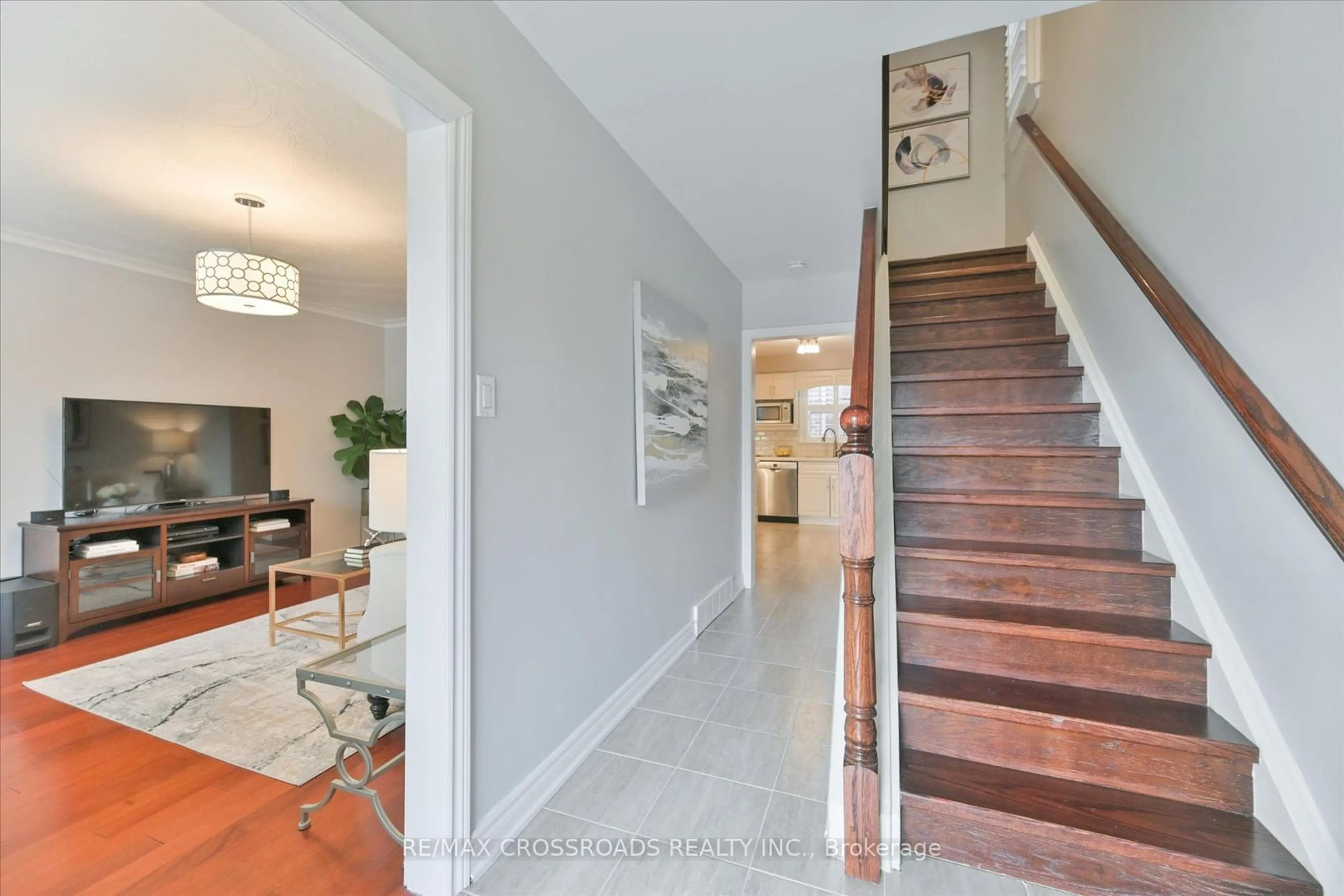 Indoor entryway, wood floors for 776 Danforth Rd, Toronto Ontario M1K 1G8