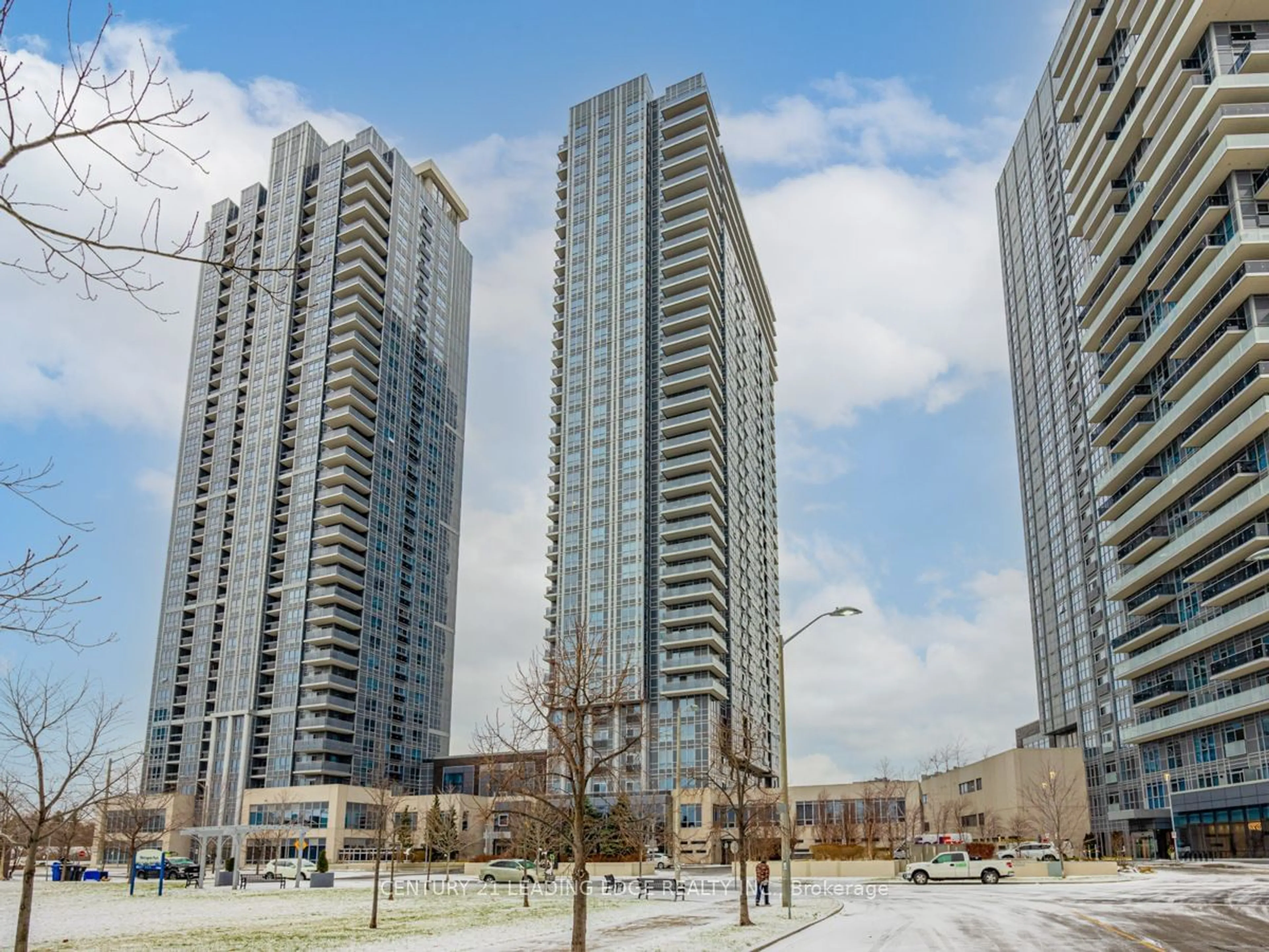 A pic from exterior of the house or condo, the view of city buildings for 255 Village Green Sq #811, Toronto Ontario M1S 0L7