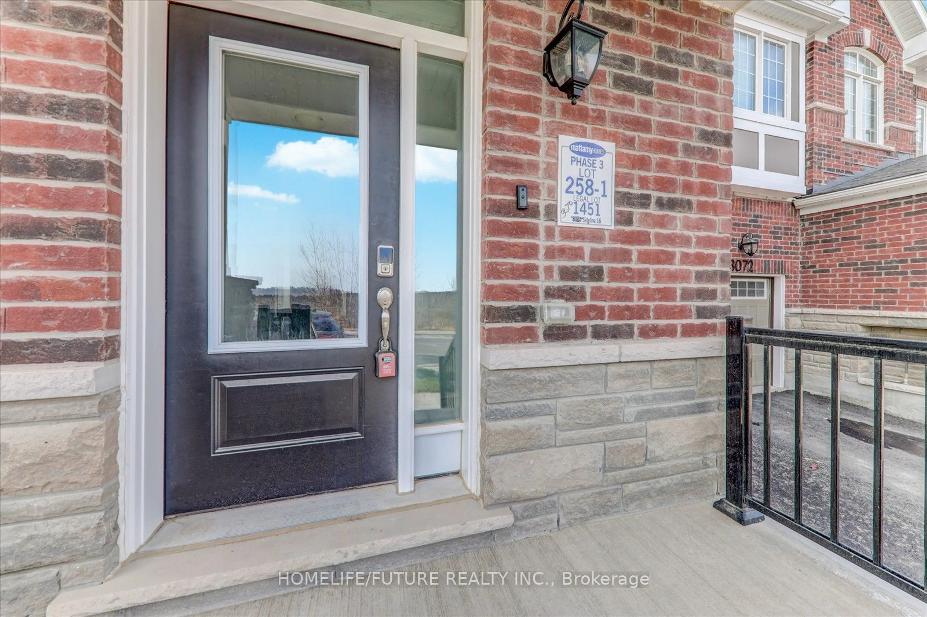 Indoor entryway, wood floors for 3070 Sideline 16, Pickering Ontario L1X 2R2