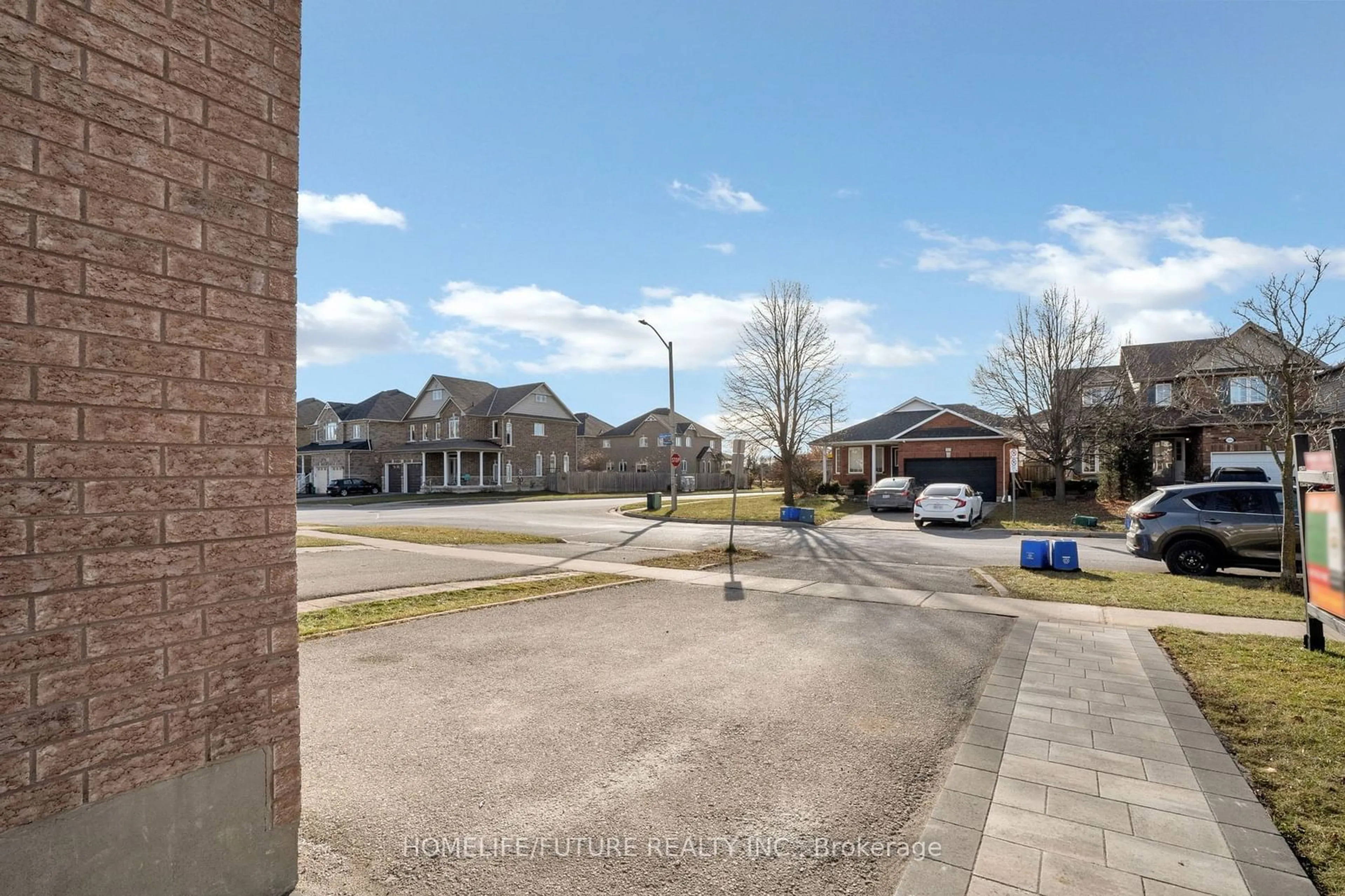 A pic from exterior of the house or condo, the street view for 1803 Dalhousie Cres, Oshawa Ontario L1G 8C4