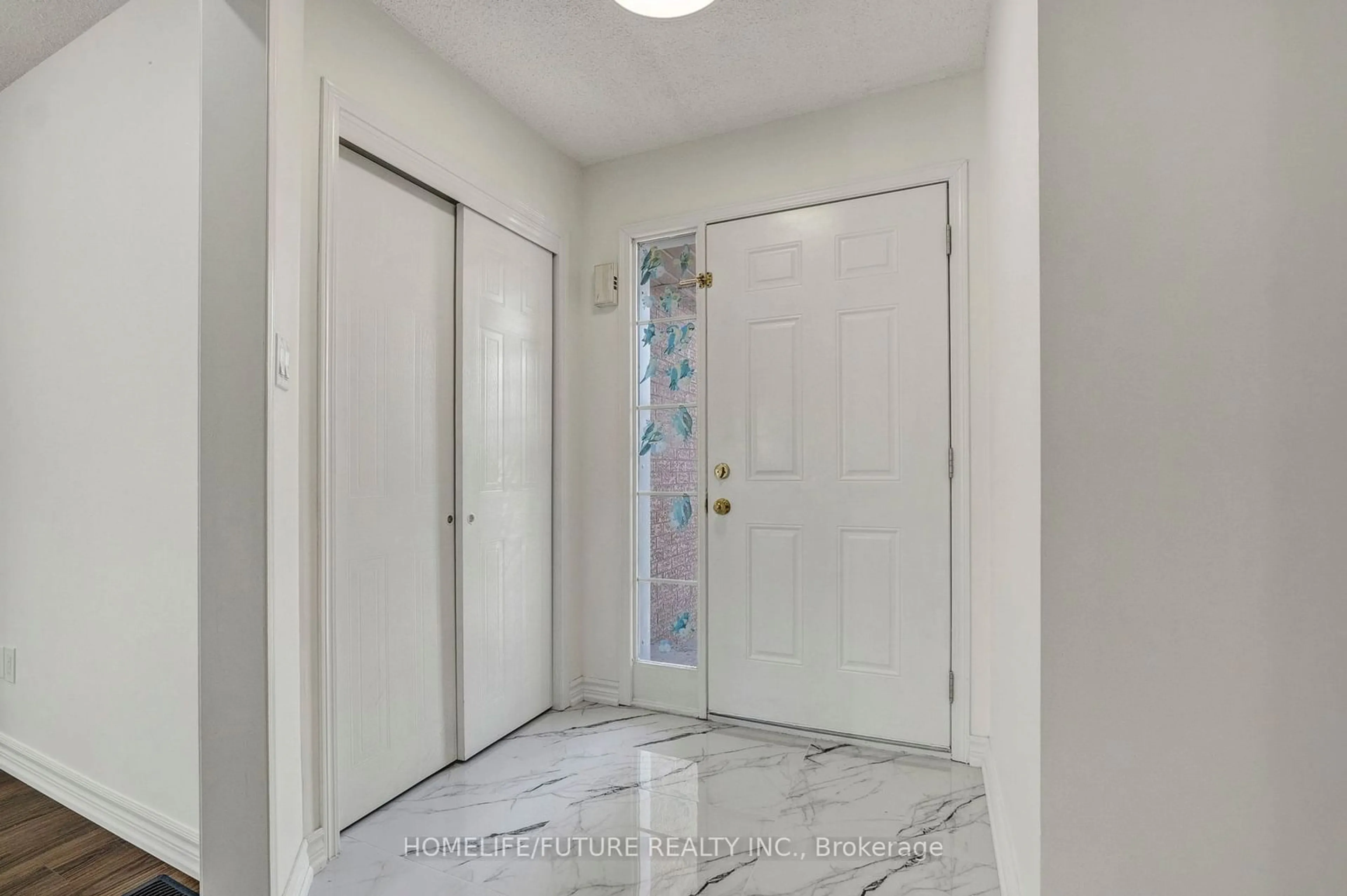 Indoor entryway, not visible floor for 1803 Dalhousie Cres, Oshawa Ontario L1G 8C4