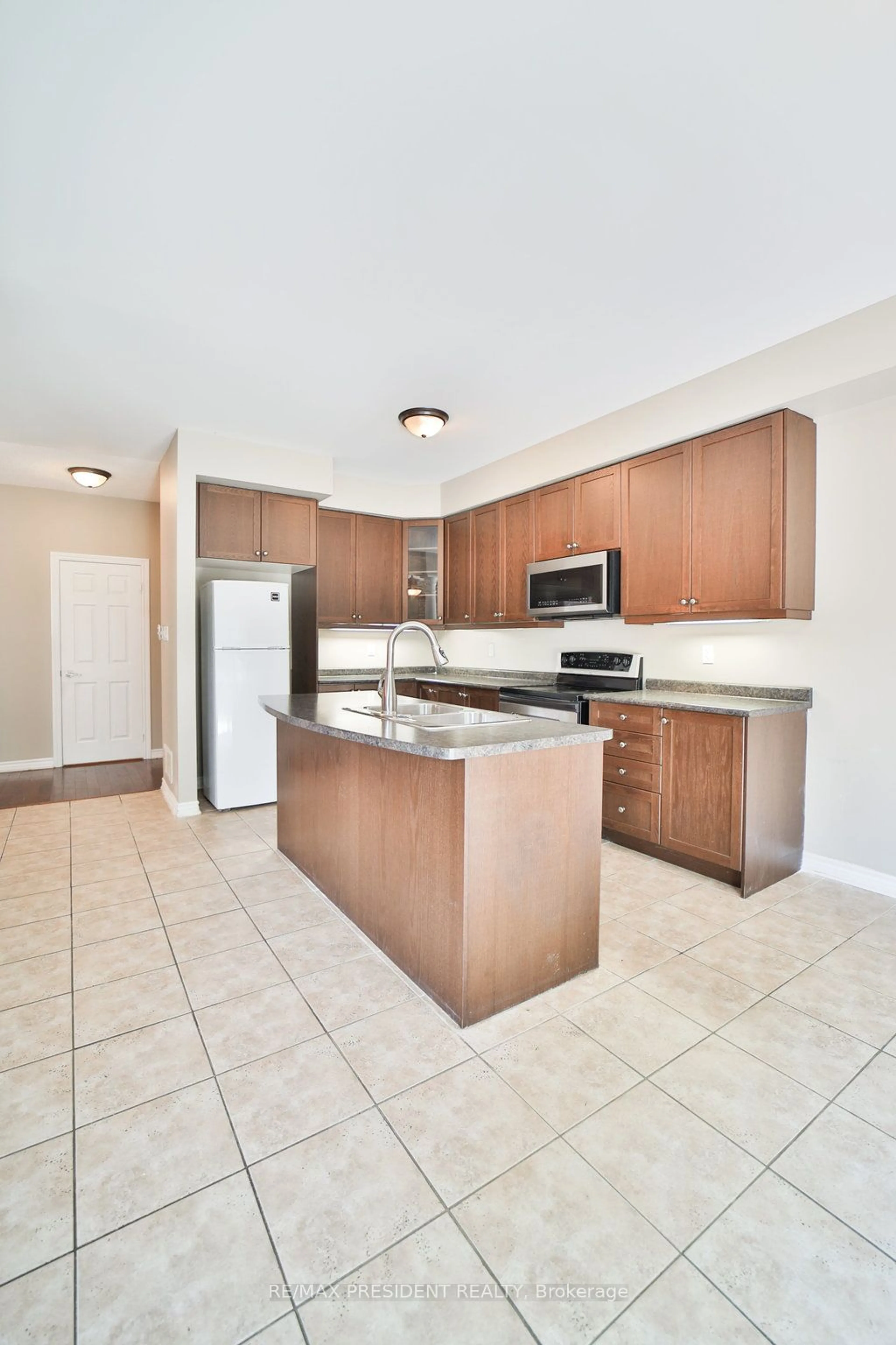 Standard kitchen, ceramic/tile floor for 34 Harry Gay Dr, Clarington Ontario L1E 0B2