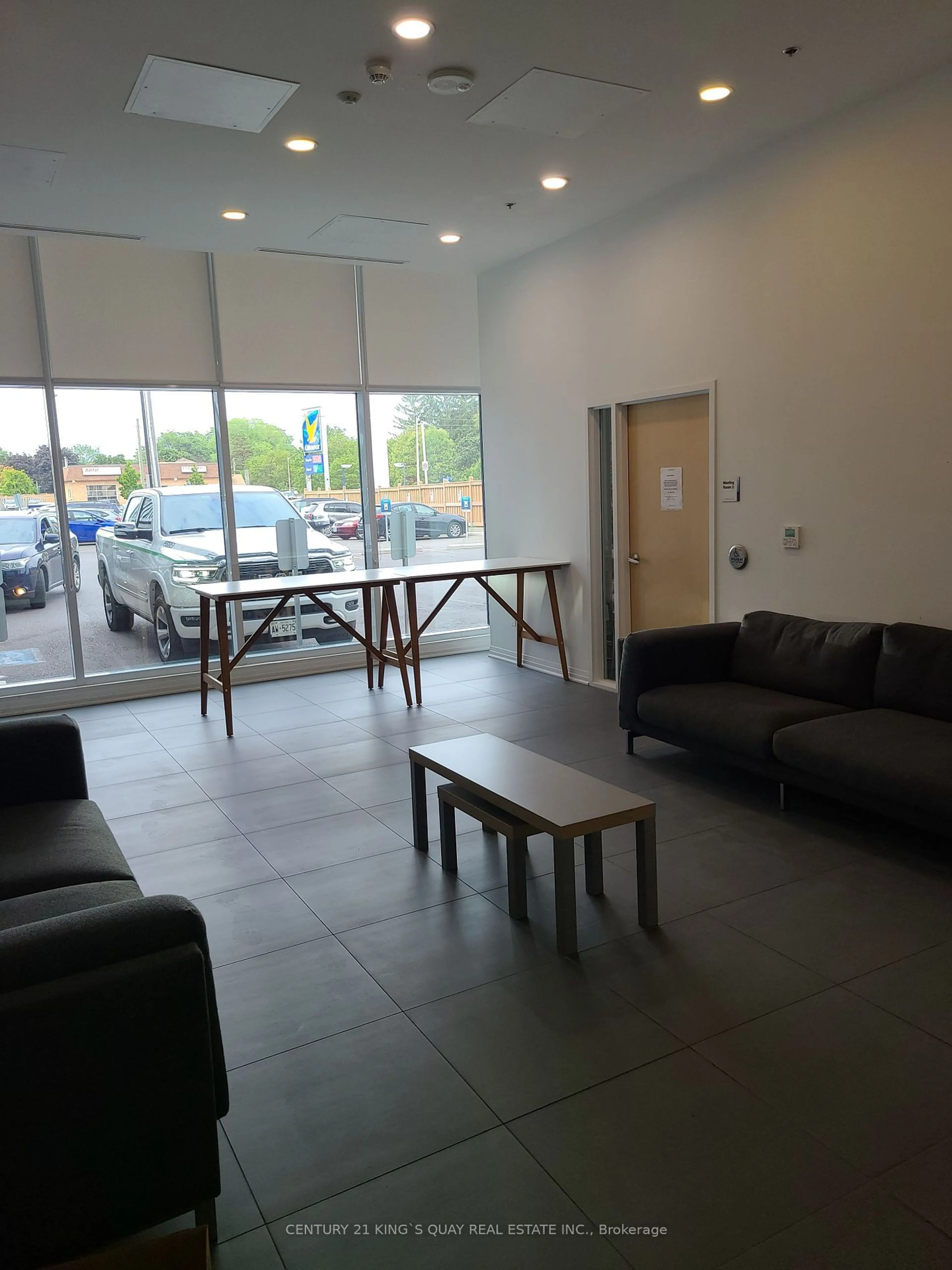 Indoor lobby, unknown floor for 1900 Simcoe St #523, Oshawa Ontario L1G 4Y3