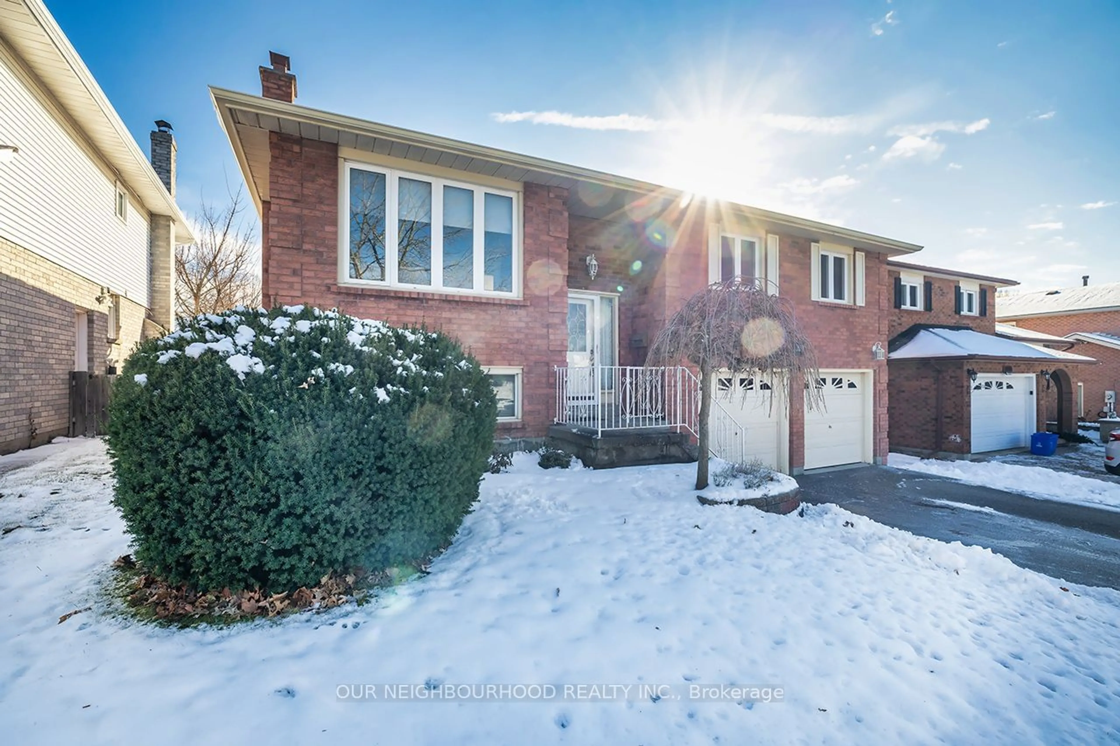 A pic from exterior of the house or condo, the street view for 913 Copperfield Dr, Oshawa Ontario L1K 1S3