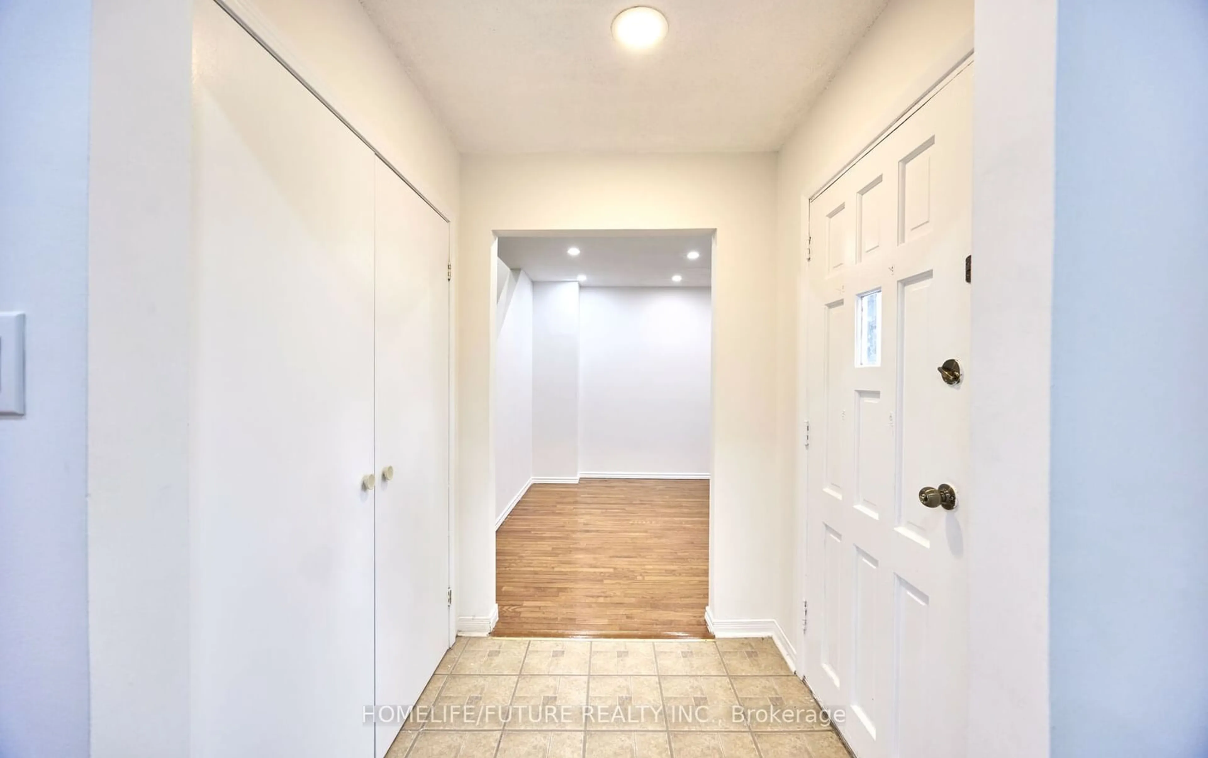 Indoor entryway, wood floors for 119 Burrows Hall Blvd, Toronto Ontario M1B 1Z7