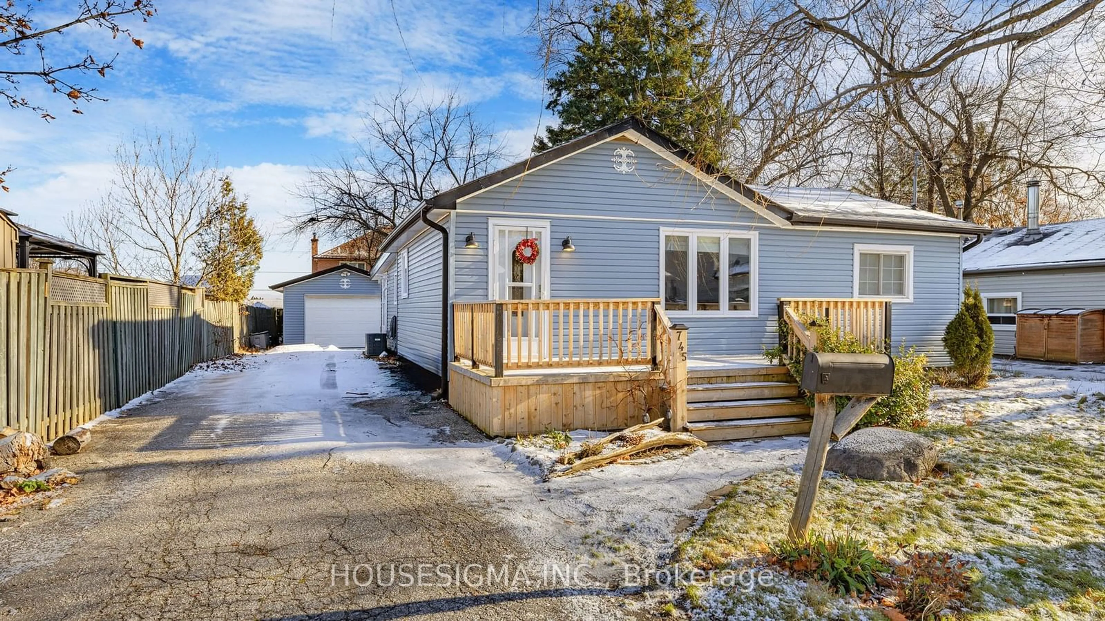 Frontside or backside of a home, cottage for 745 Marksbury Rd, Pickering Ontario L1W 2T5