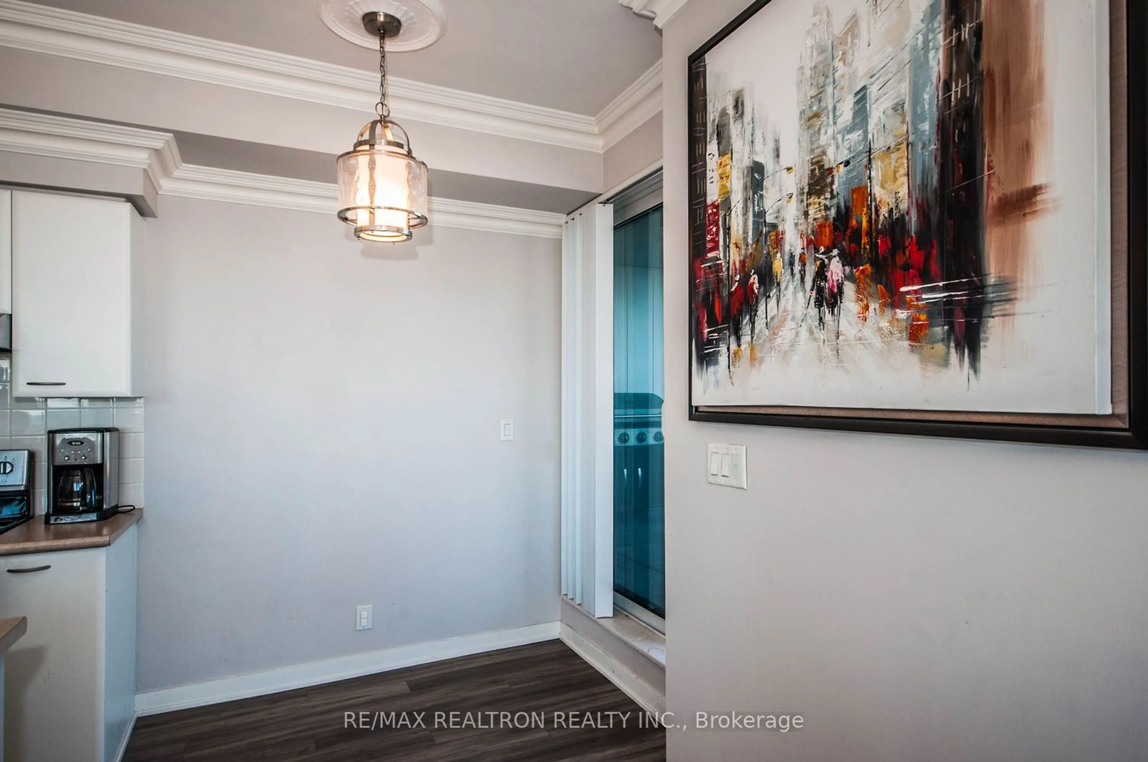 Indoor entryway, wood floors for 38 Lee Centre Dr #Ph106, Toronto Ontario M1H 3J7