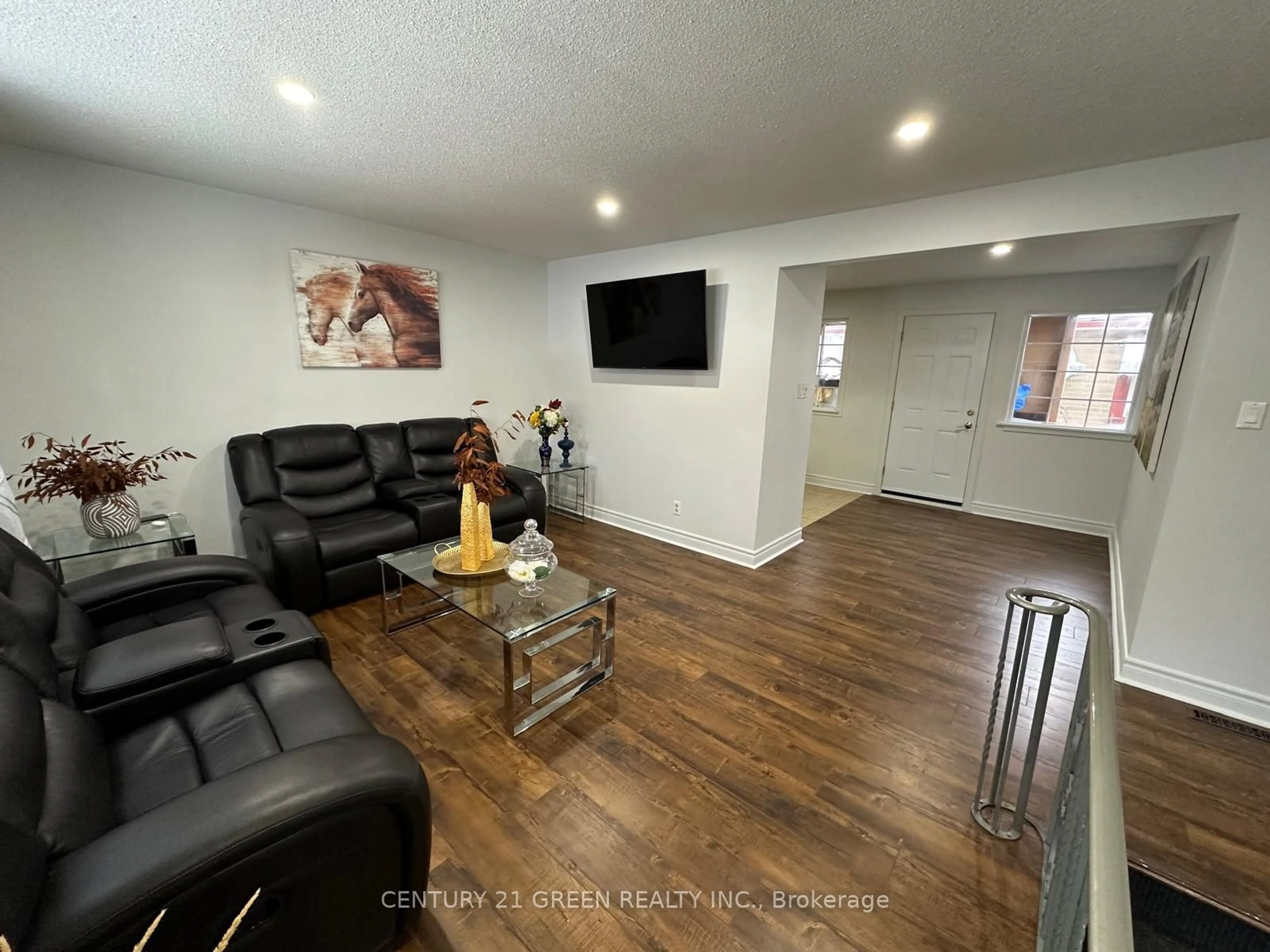 A pic of a room, wood floors for 17 Benroyal Cres, Toronto Ontario M1H 1L6