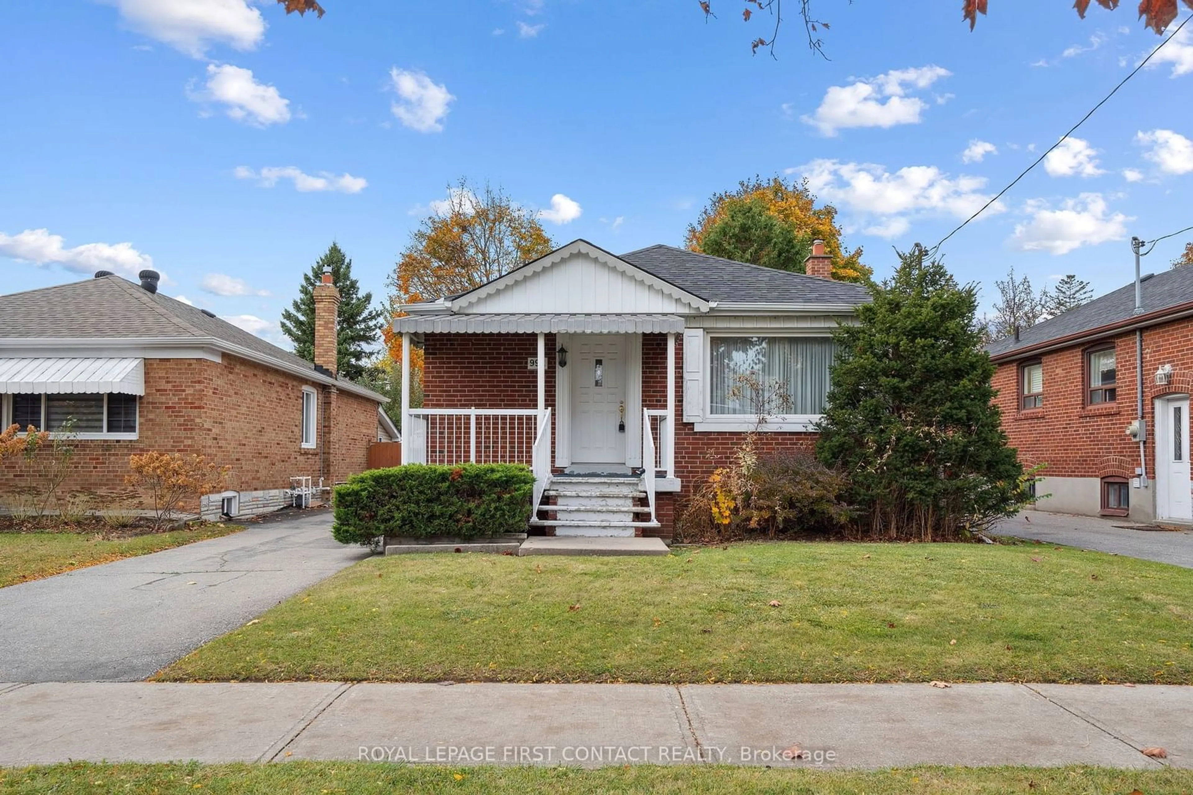 Home with brick exterior material for 992 Pharmacy Ave, Toronto Ontario M1R 2G7