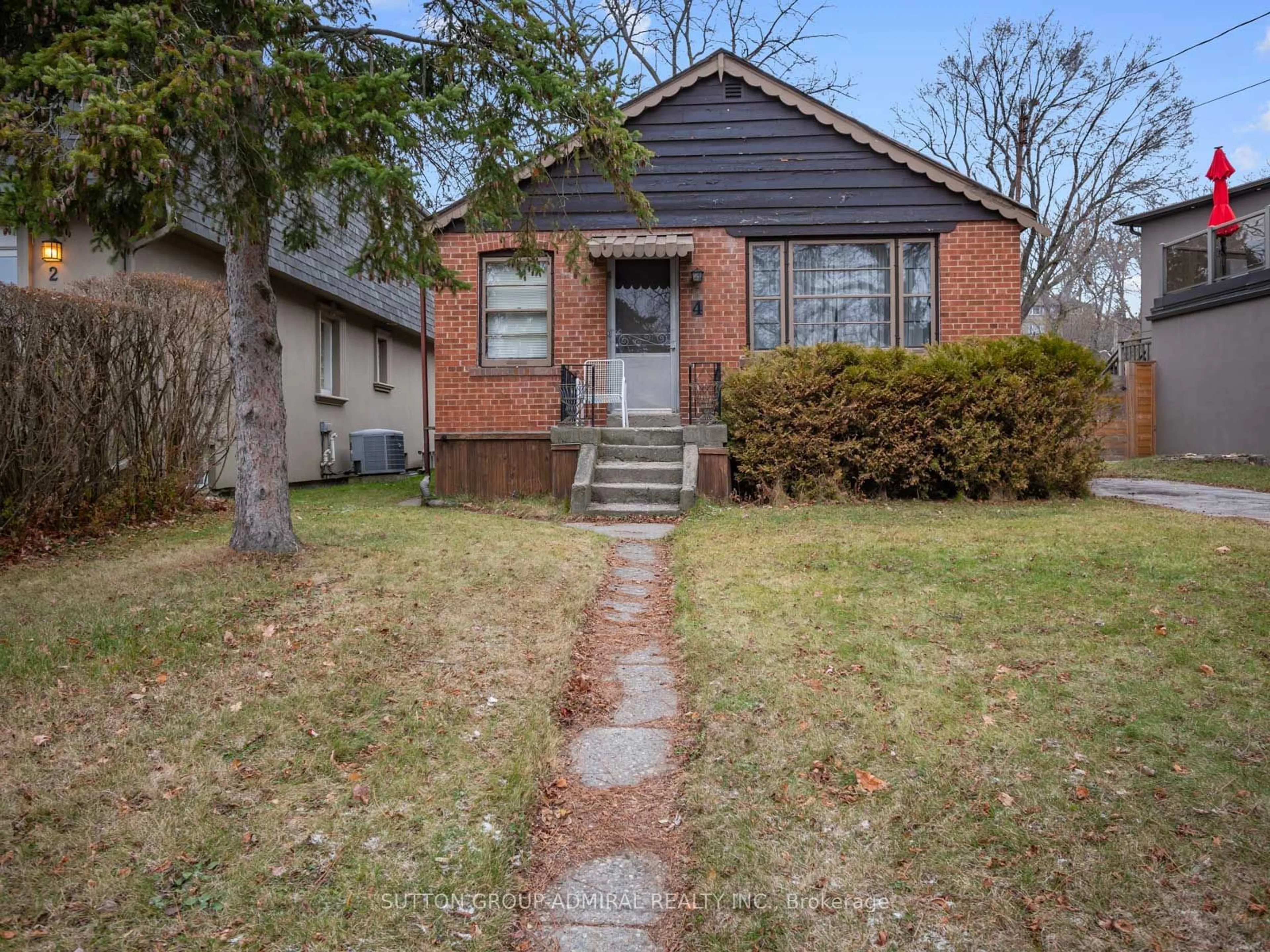 Frontside or backside of a home, cottage for 4 Drake Cres, Toronto Ontario M1M 1A2