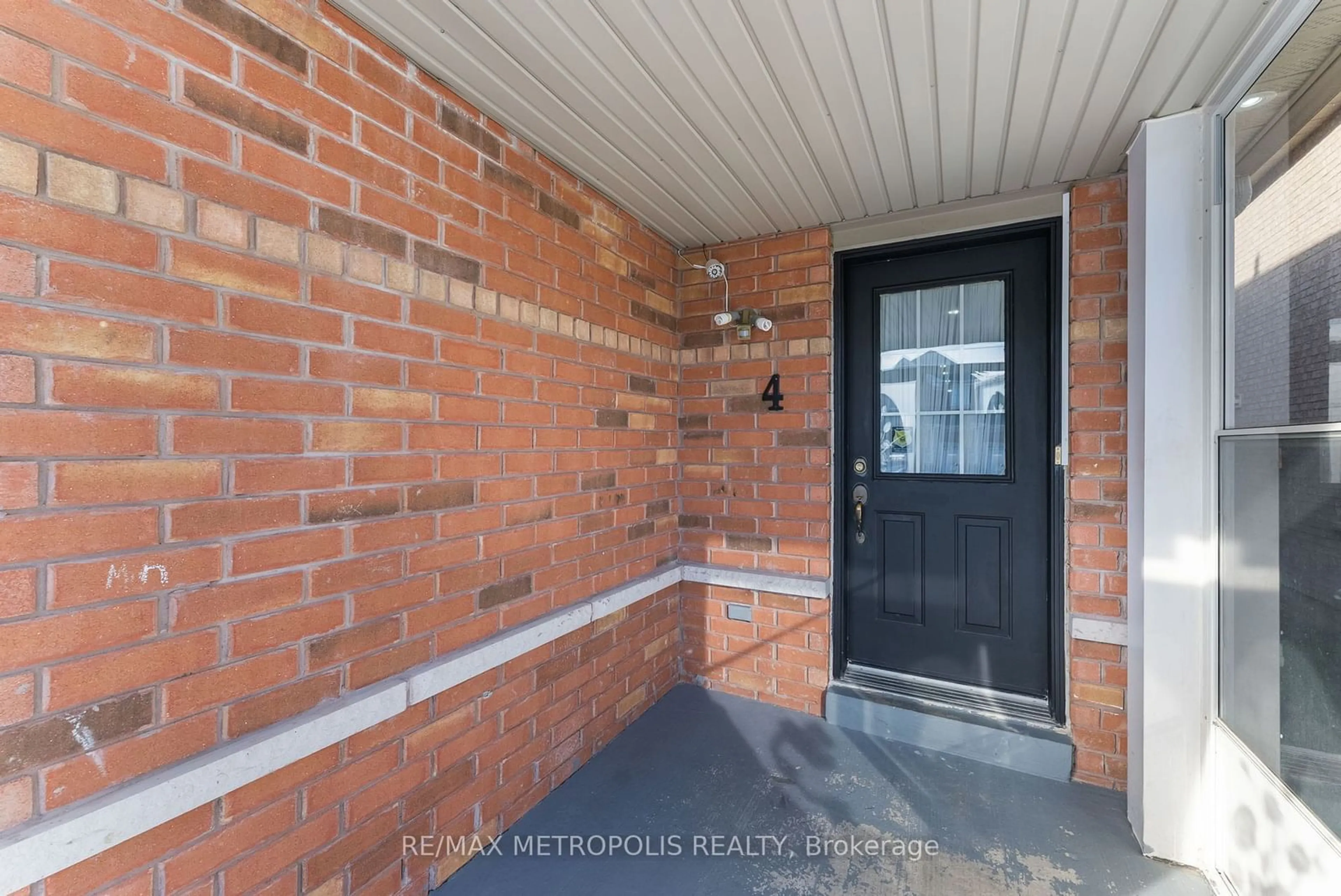 Indoor entryway, unknown floor for 4 Grosbeak Cres, Toronto Ontario M1X 1X1