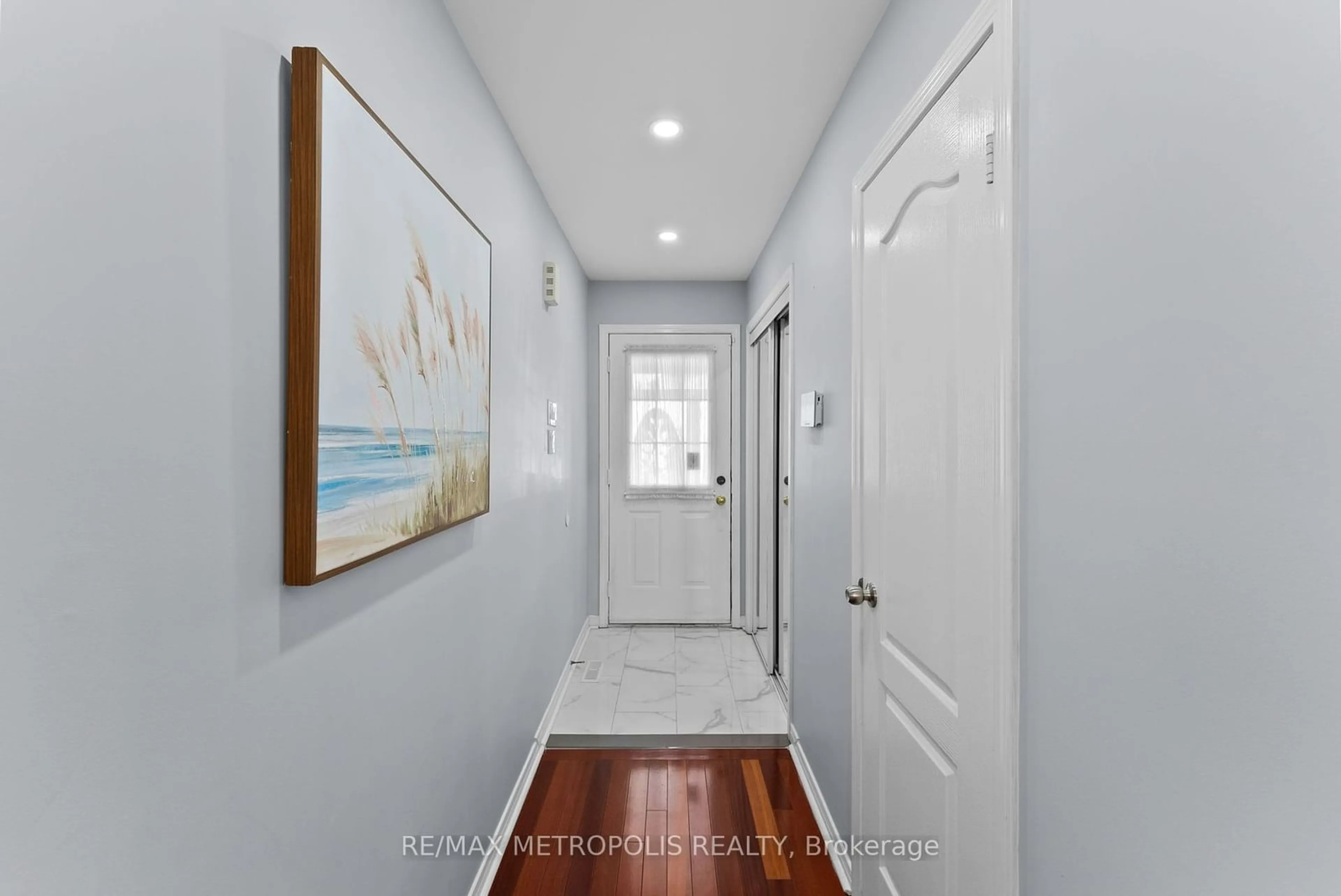 Indoor entryway, wood floors for 4 Grosbeak Cres, Toronto Ontario M1X 1X1