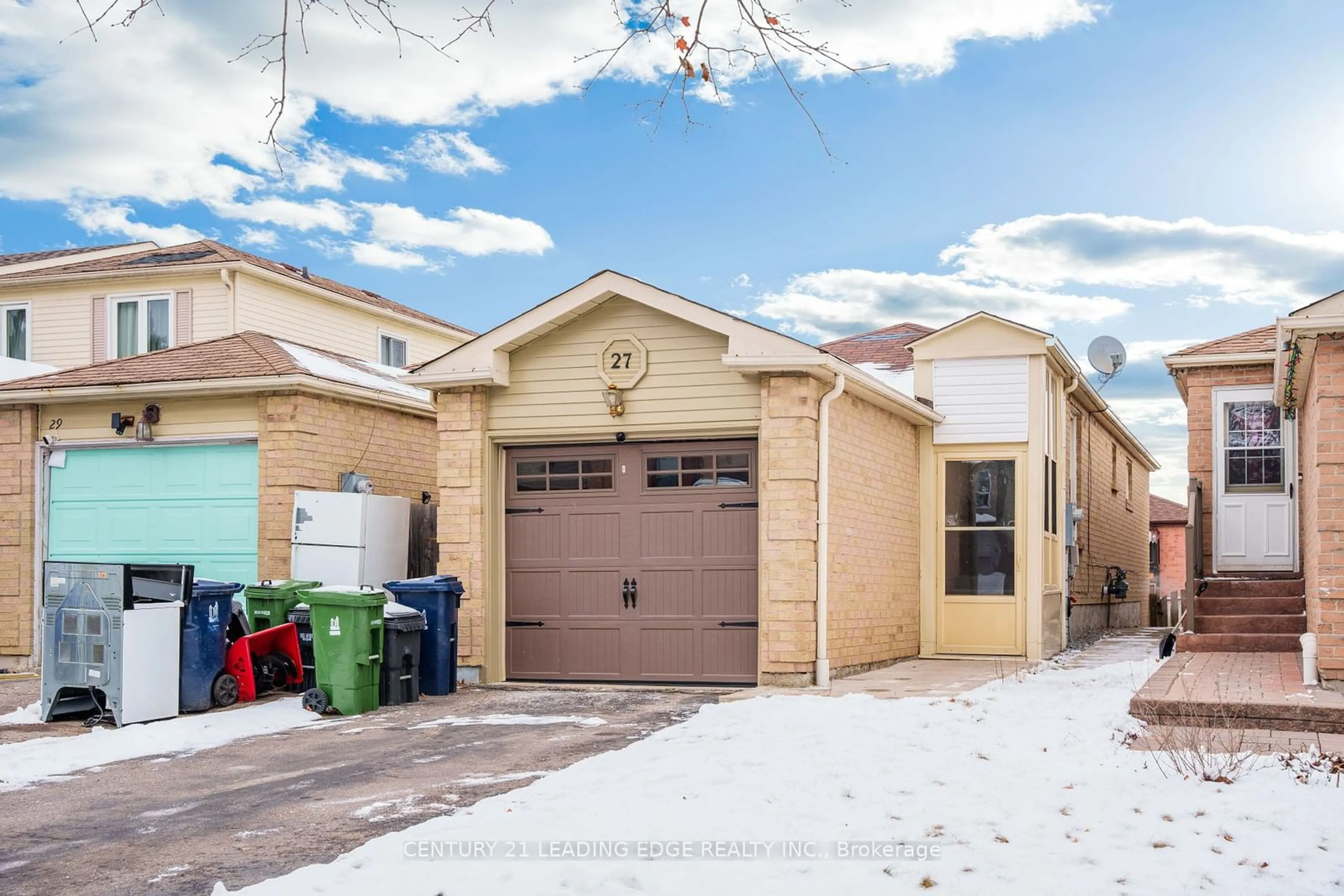 A pic from exterior of the house or condo, the street view for 27 Horseshoe Cres, Toronto Ontario M1B 4S6