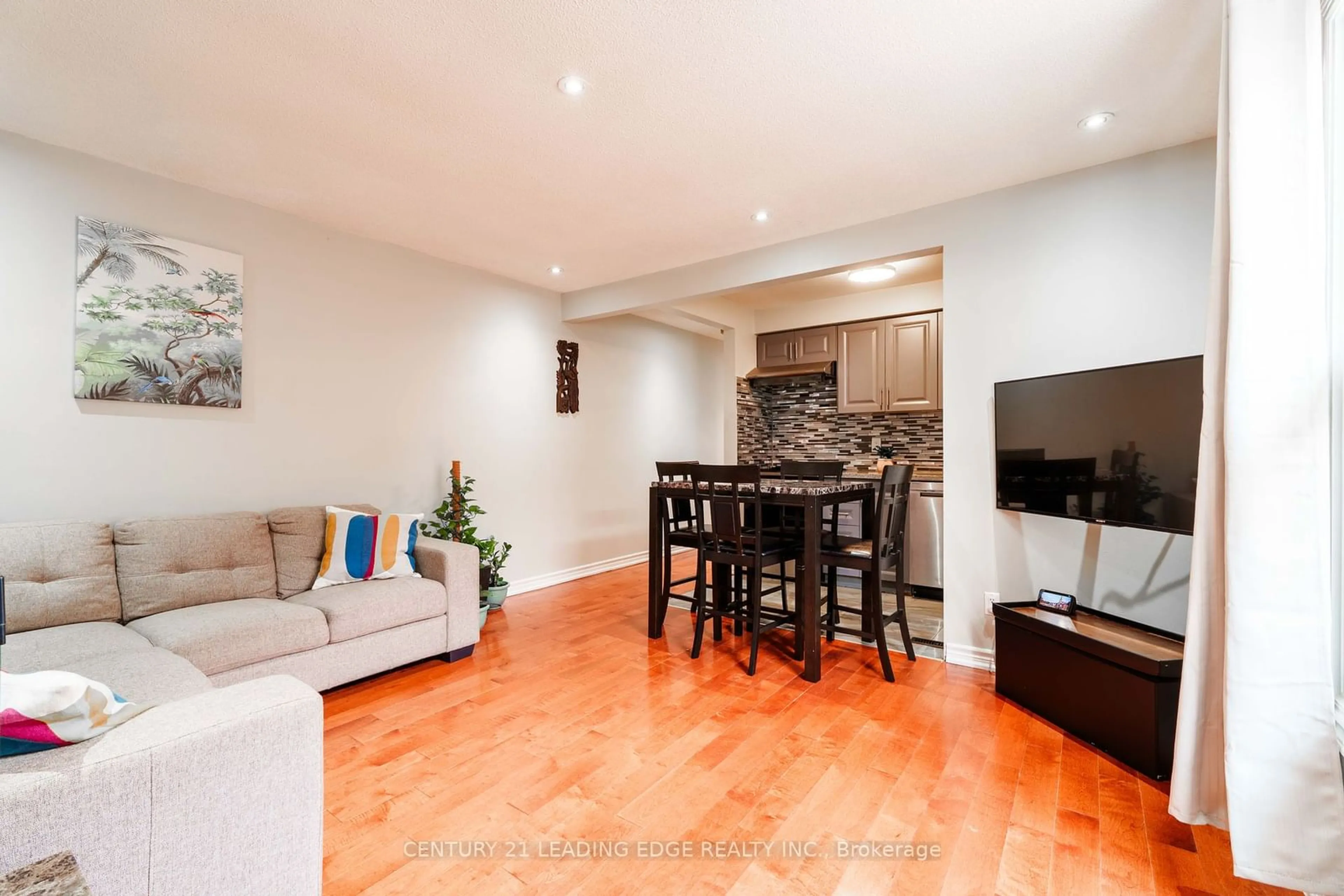 Living room, wood floors for 27 Horseshoe Cres, Toronto Ontario M1B 4S6