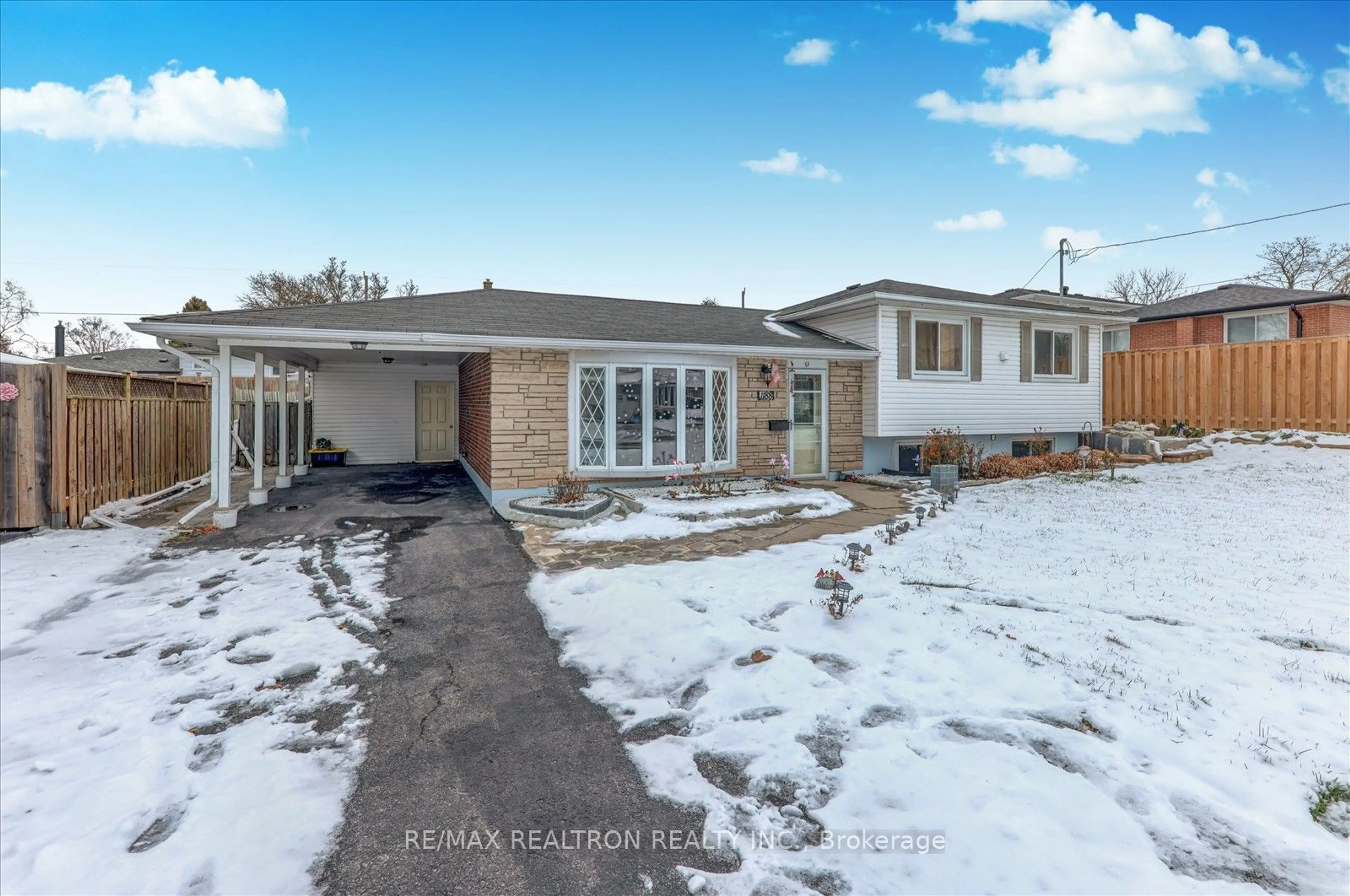 A pic from exterior of the house or condo, the street view for 1188 Wakefield Cres, Oshawa Ontario L1H 1V9