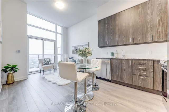 Additional property image - 20 Meadowglen Pl Unit 2906