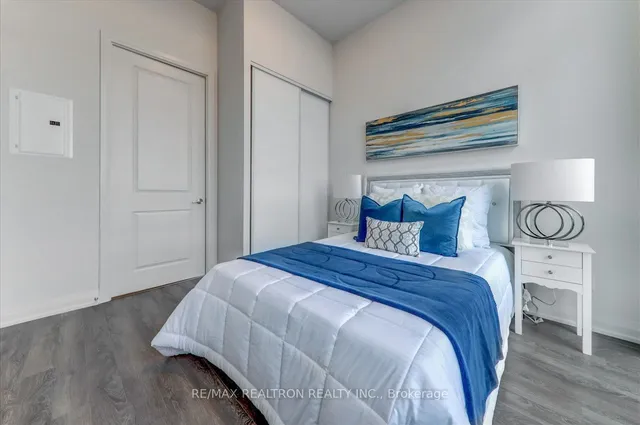 Additional property image - 20 Meadowglen Pl Unit 2906
