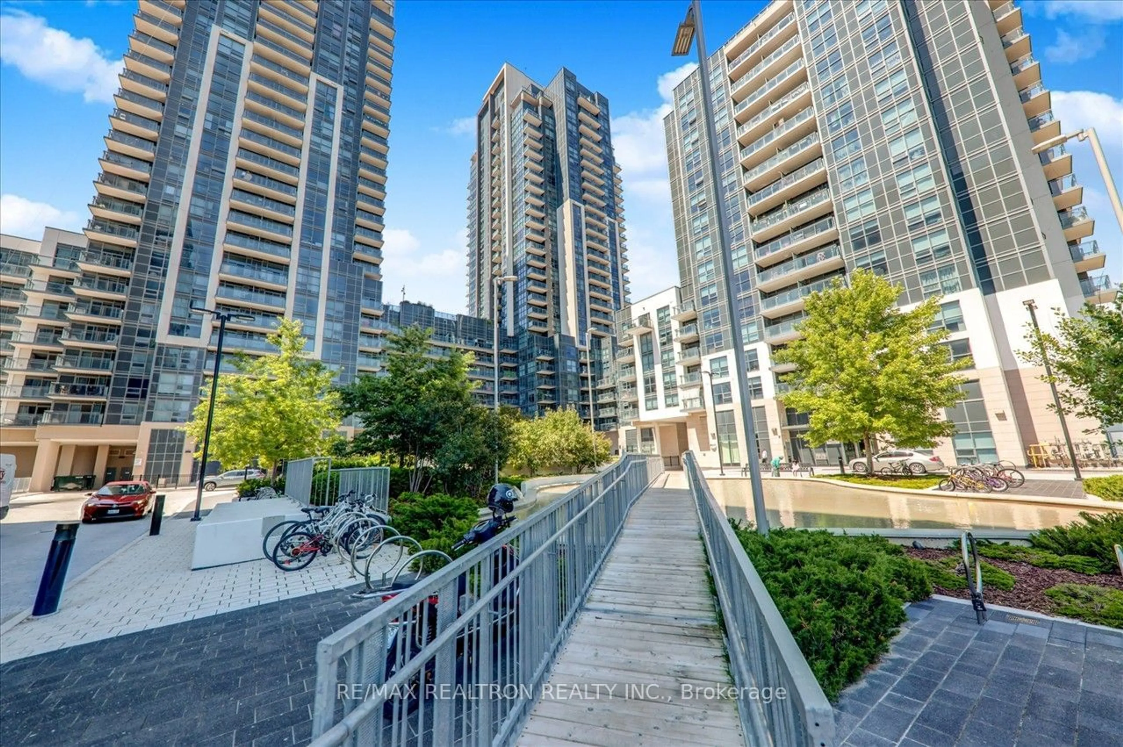 A pic from exterior of the house or condo, the view of city buildings for 20 Meadowglen Pl #2906, Toronto Ontario M1G 0A9