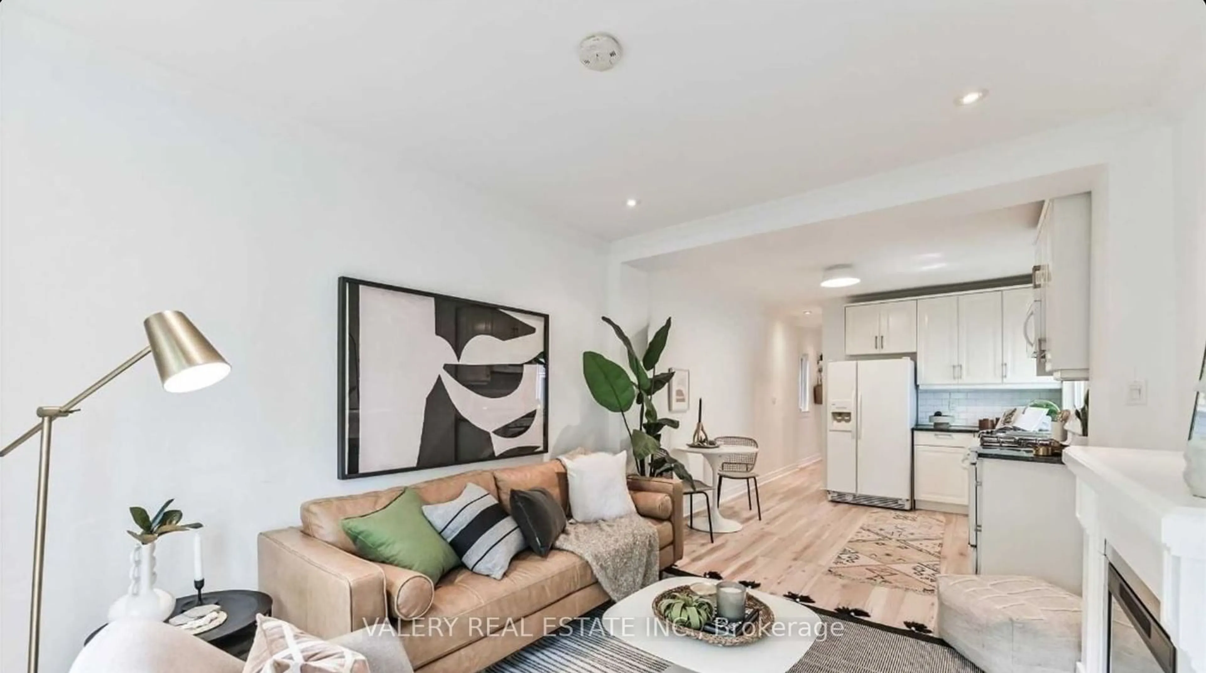 Living room, wood floors for 204 Oakcrest Ave, Toronto Ontario M4C 1C2