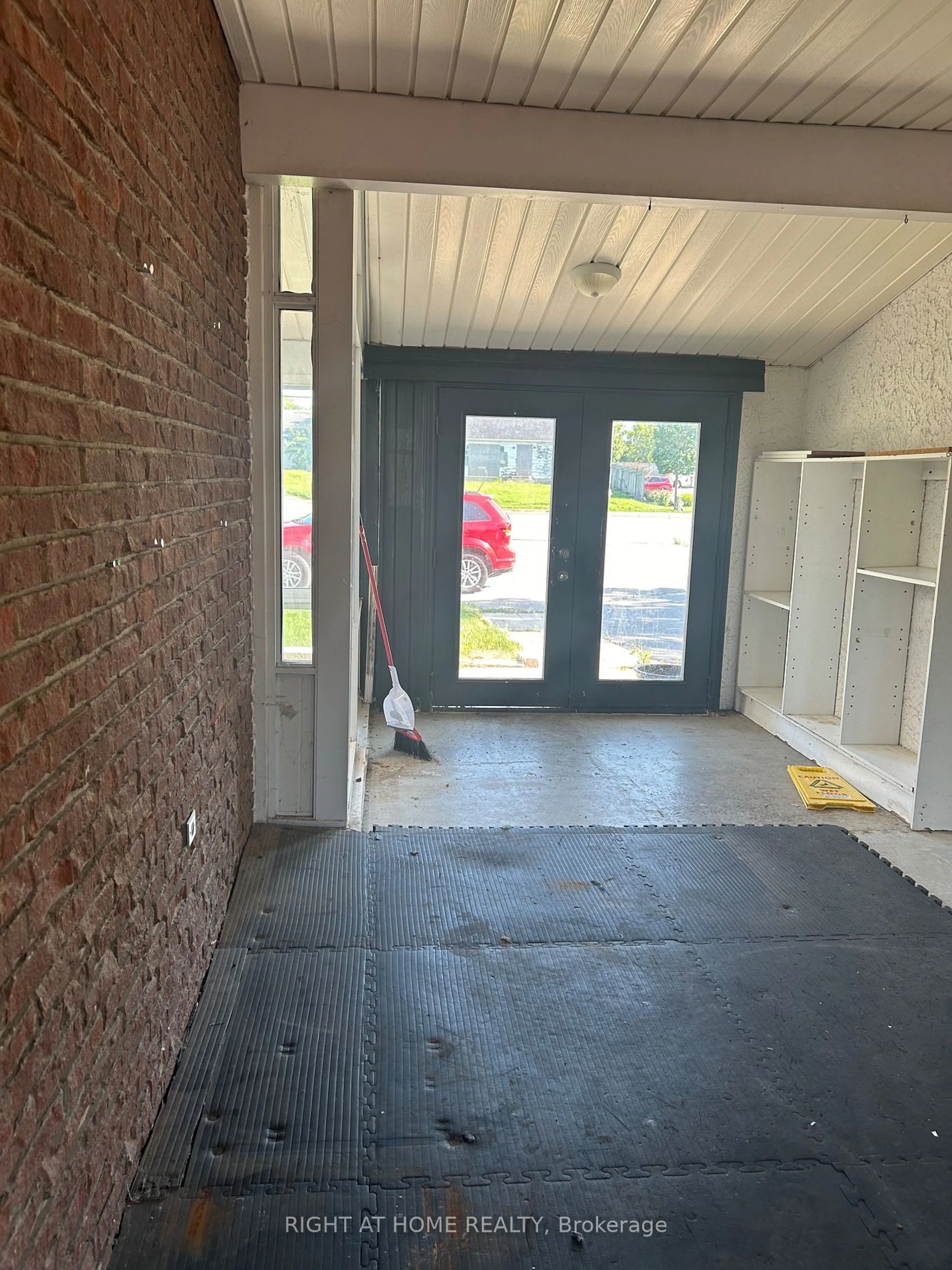 Indoor entryway, cement floor for 1592 Highway # 2 St, Clarington Ontario L1E 2R7