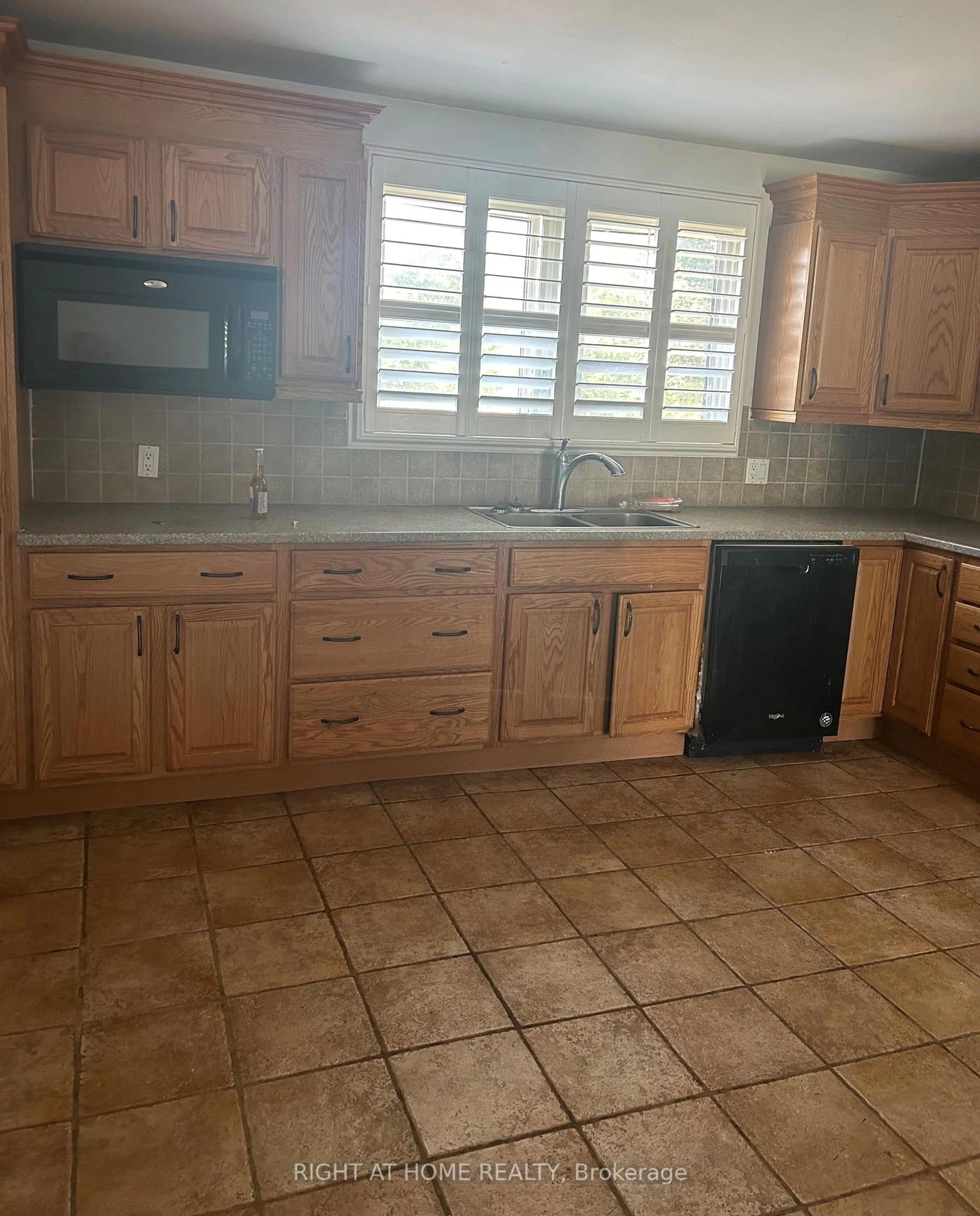 Standard kitchen, not visible floor for 1592 Highway # 2 St, Clarington Ontario L1E 2R7