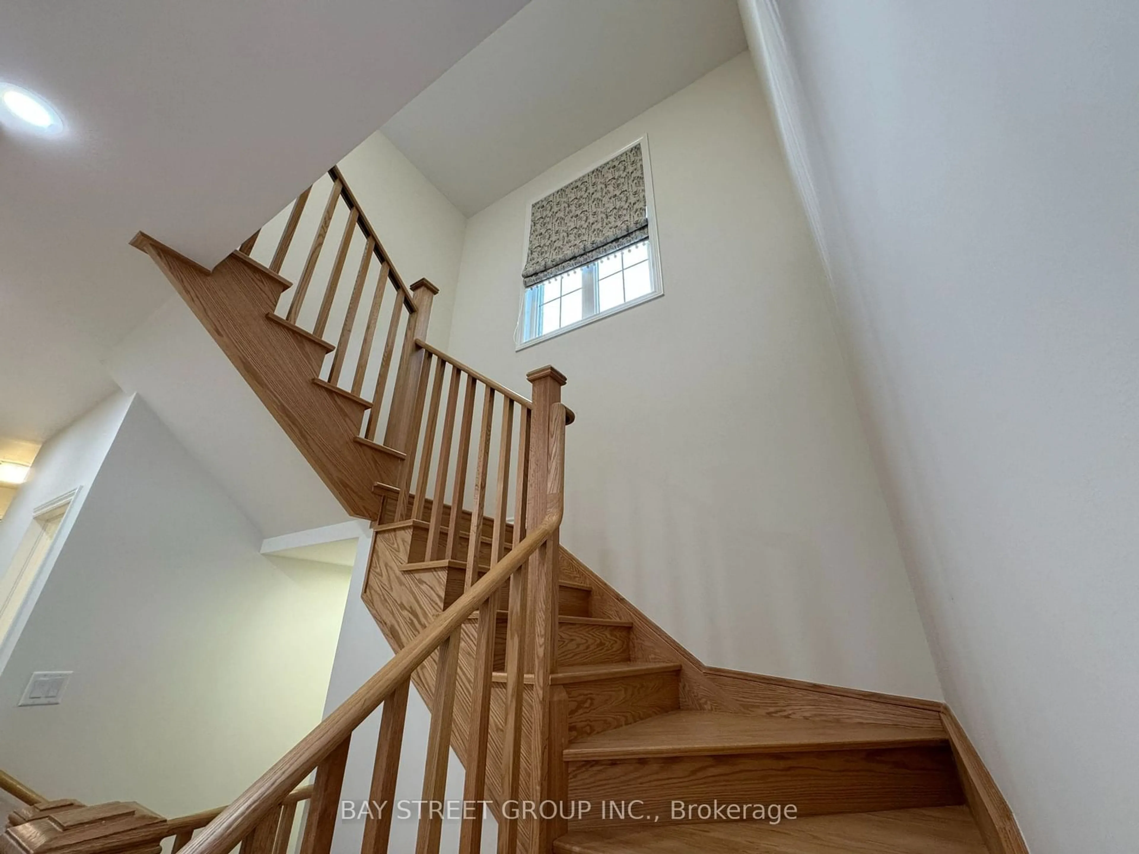 Stairs for 1013 Pisces Tr, Pickering Ontario L0H 1J0