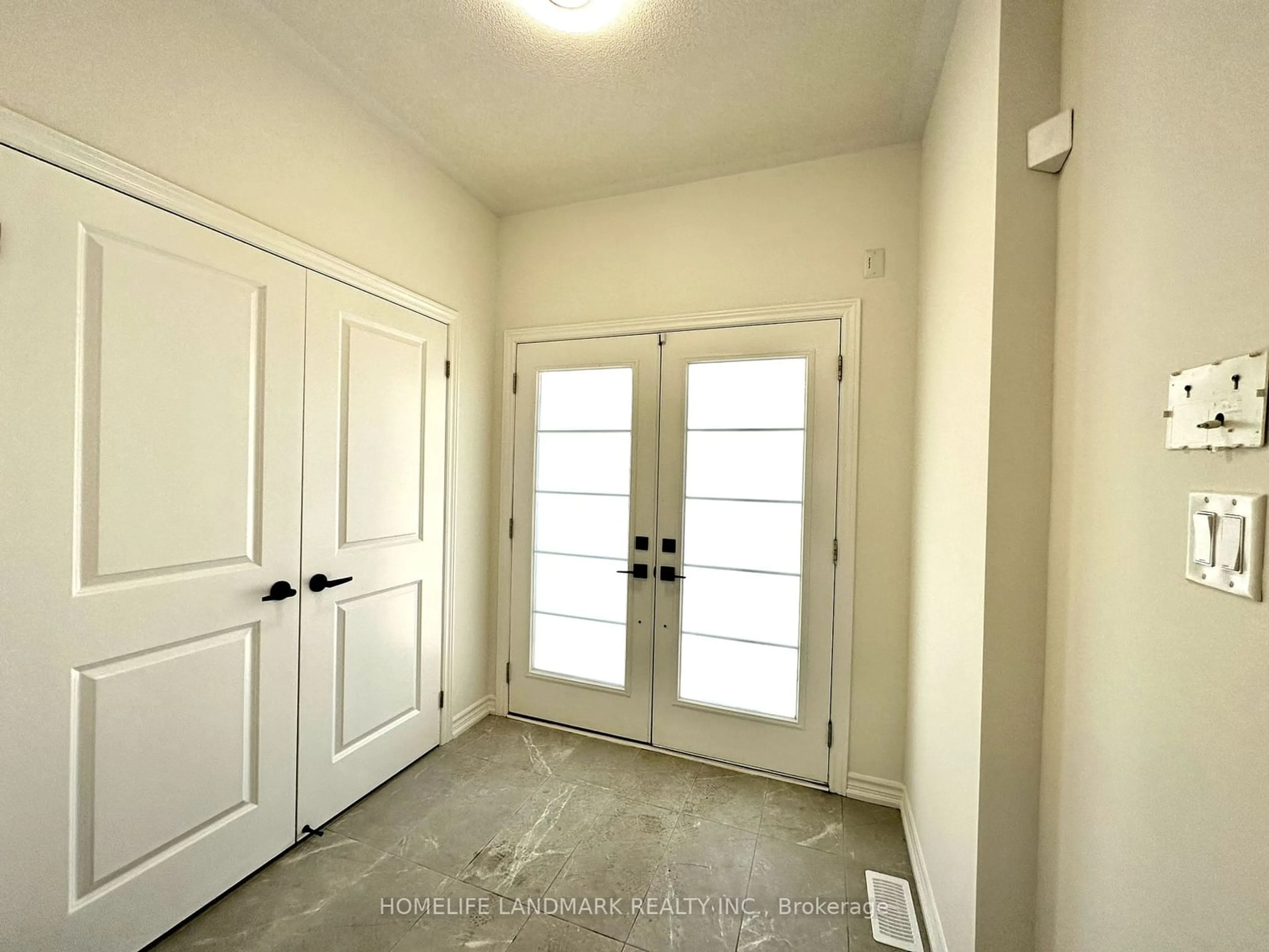 Indoor entryway, cement floor for 37 Maskell Cres, Whitby Ontario L1P 0J6