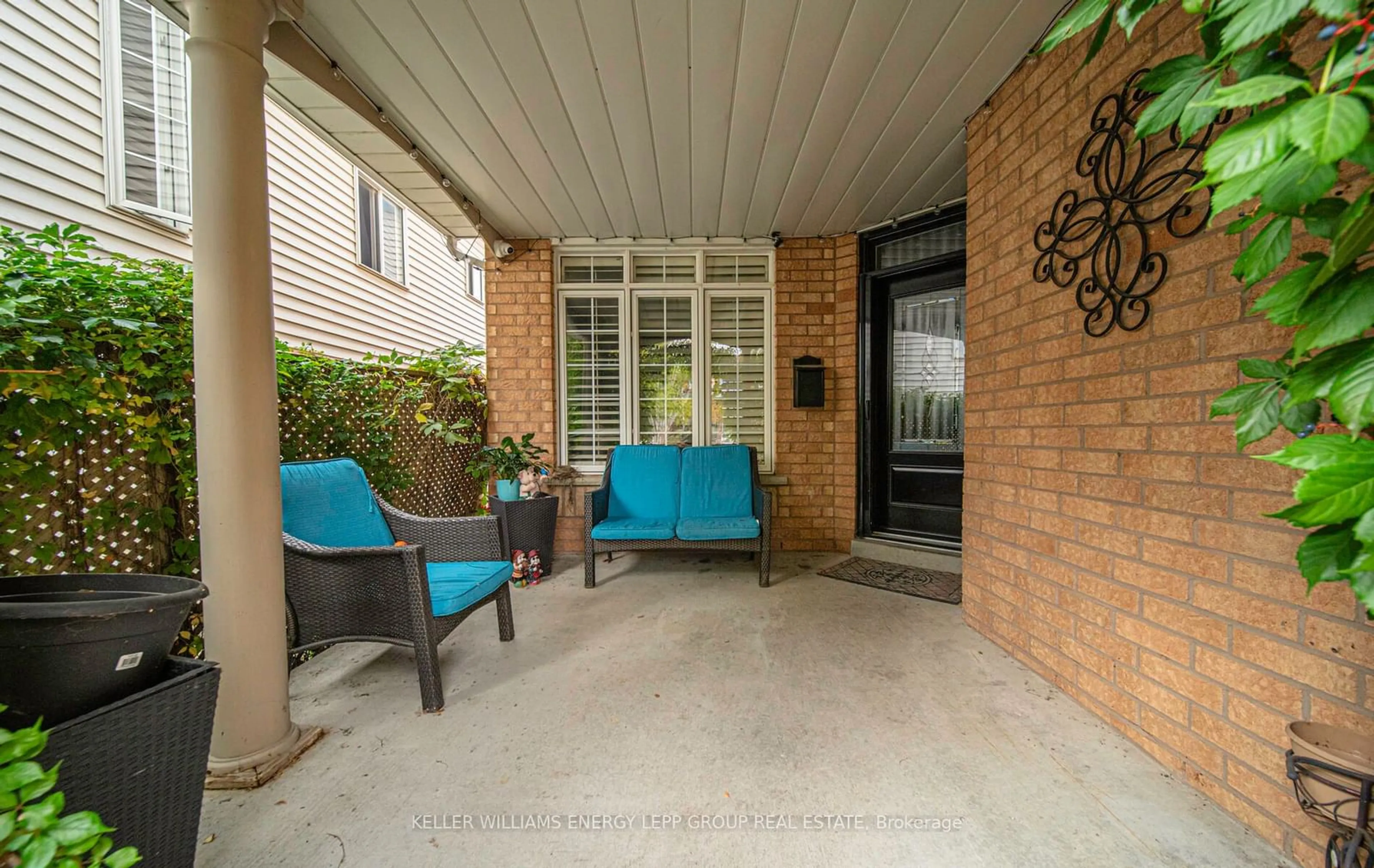 Patio, cottage for 1168 Springbank Dr, Oshawa Ontario L1K 2L2