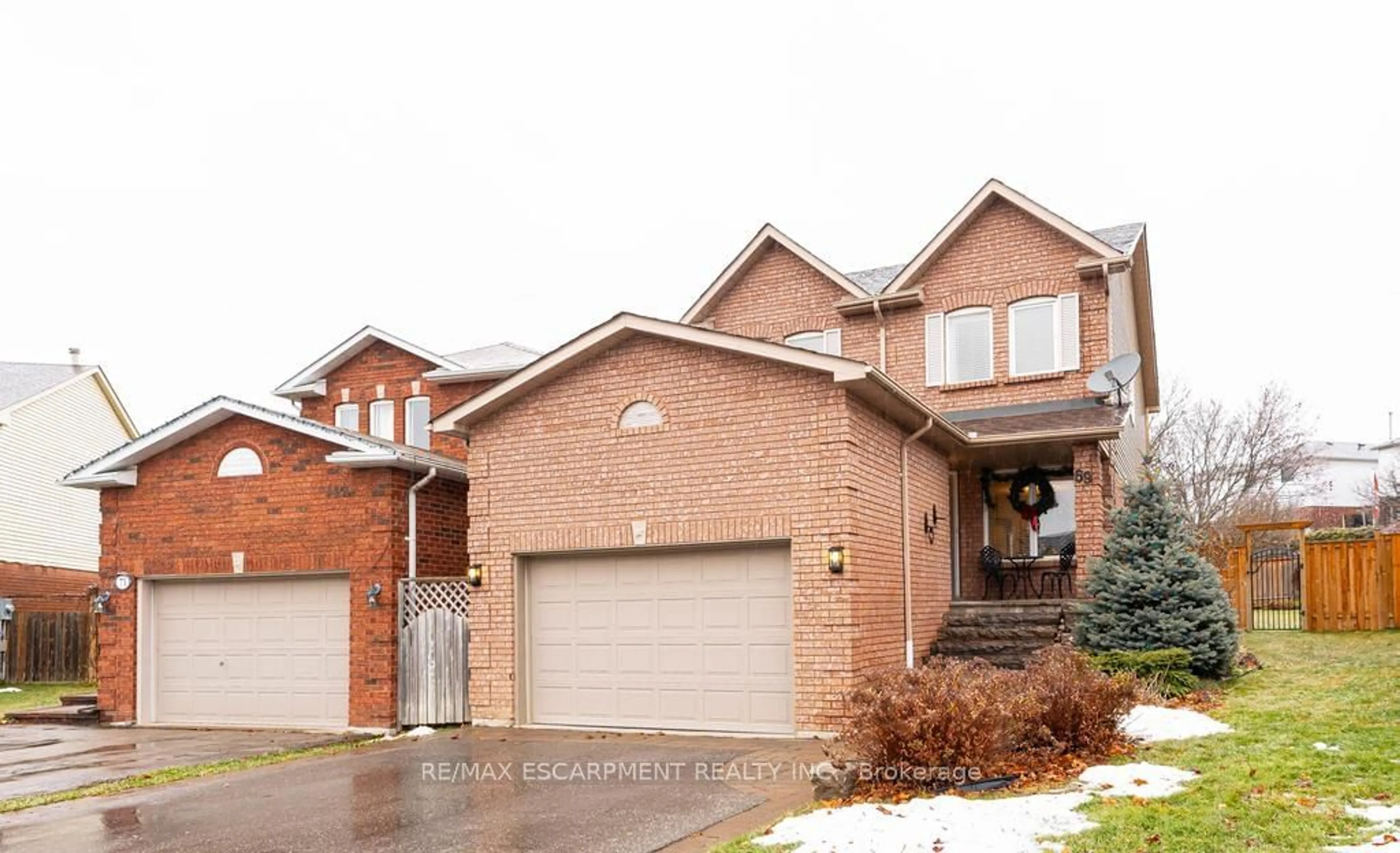 Home with brick exterior material for 69 Vail Meadows Cres, Clarington Ontario L1C 4T2