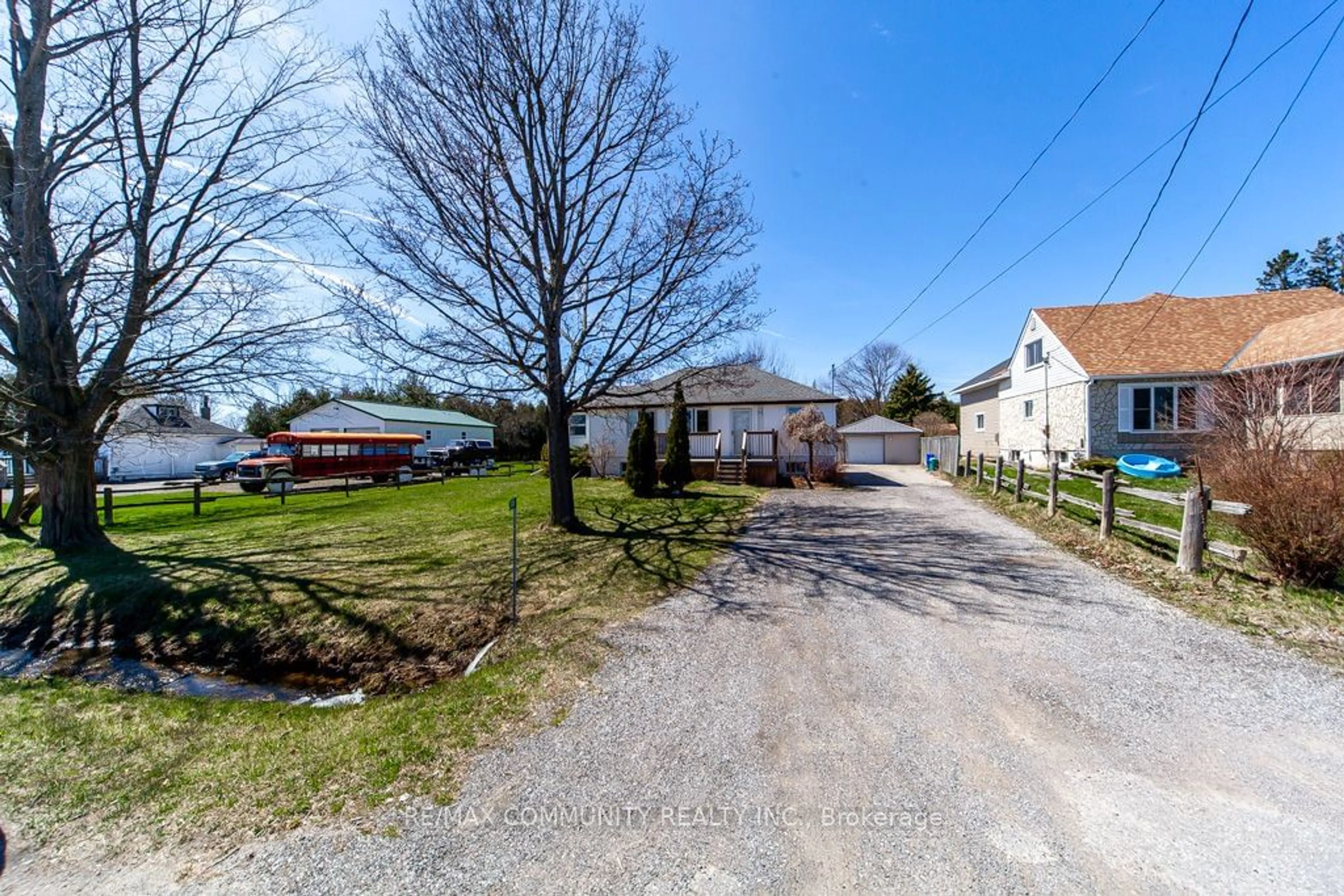 A pic from outside/outdoor area/front of a property/back of a property/a pic from drone, street for 2414 Holt Rd, Clarington Ontario L1C 6G5