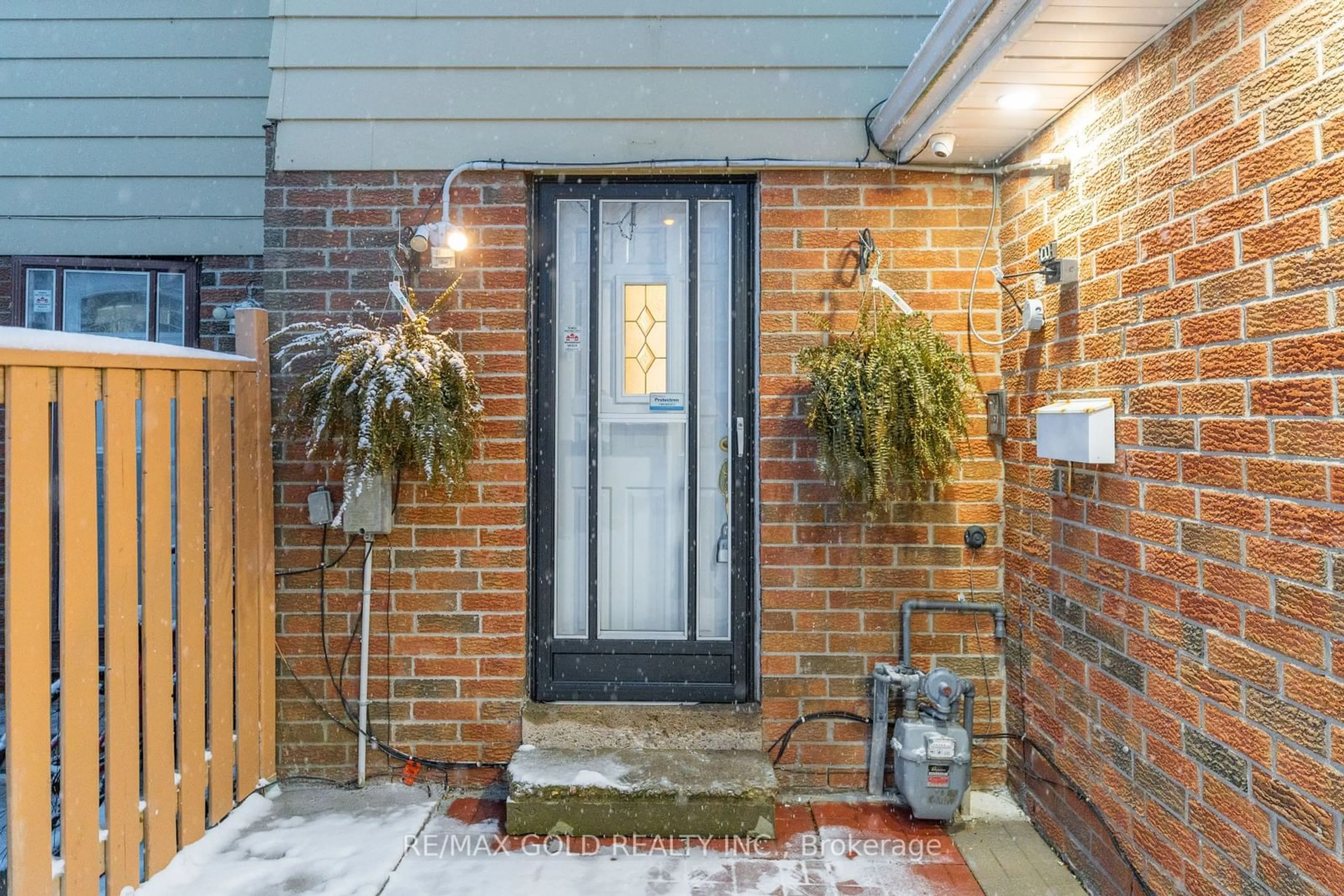 Indoor entryway for 113 Quantrell Tr, Toronto Ontario M1B 1L7