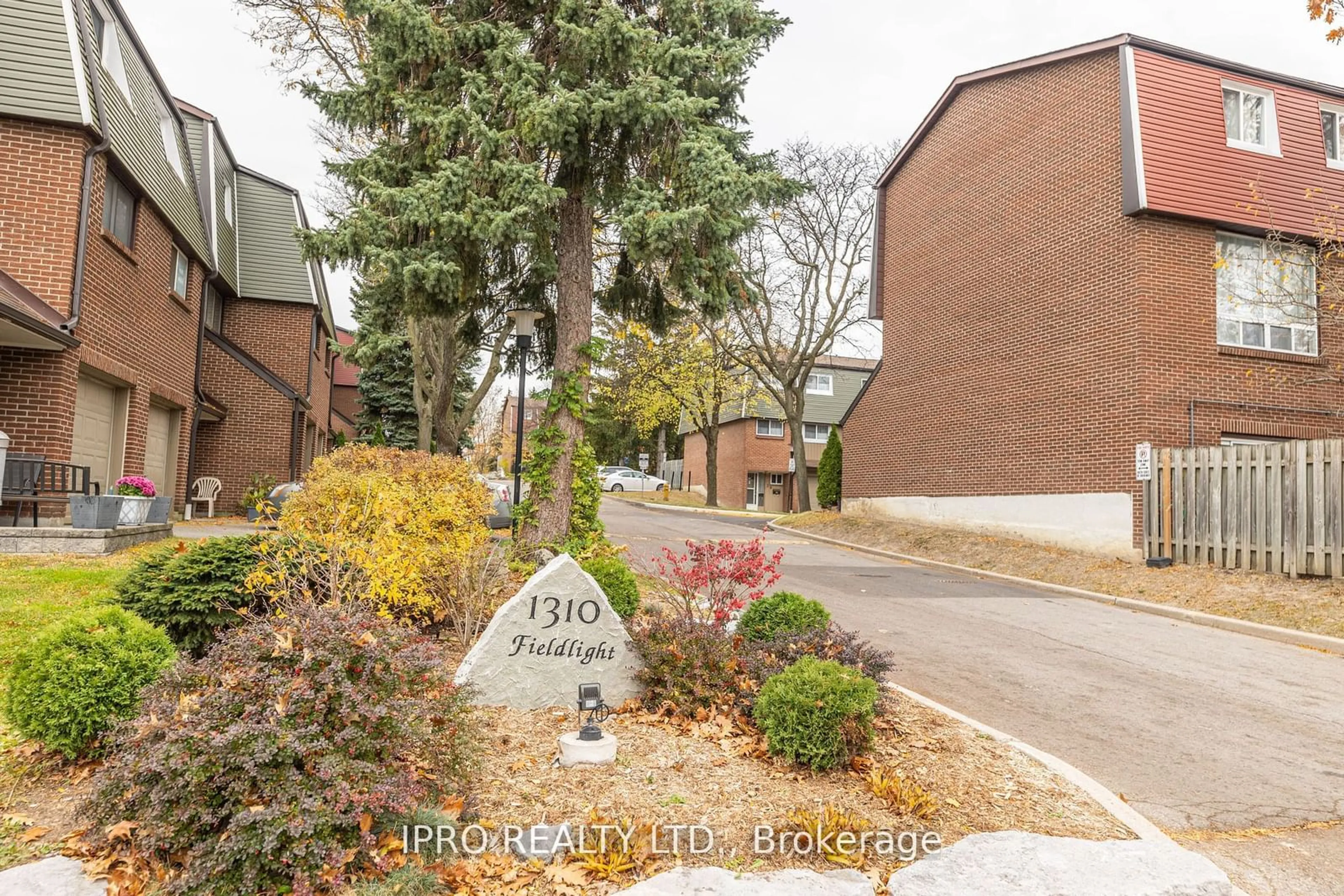 Patio, street for 1310 Fieldlight Blvd #49, Pickering Ontario L1V 2Y8