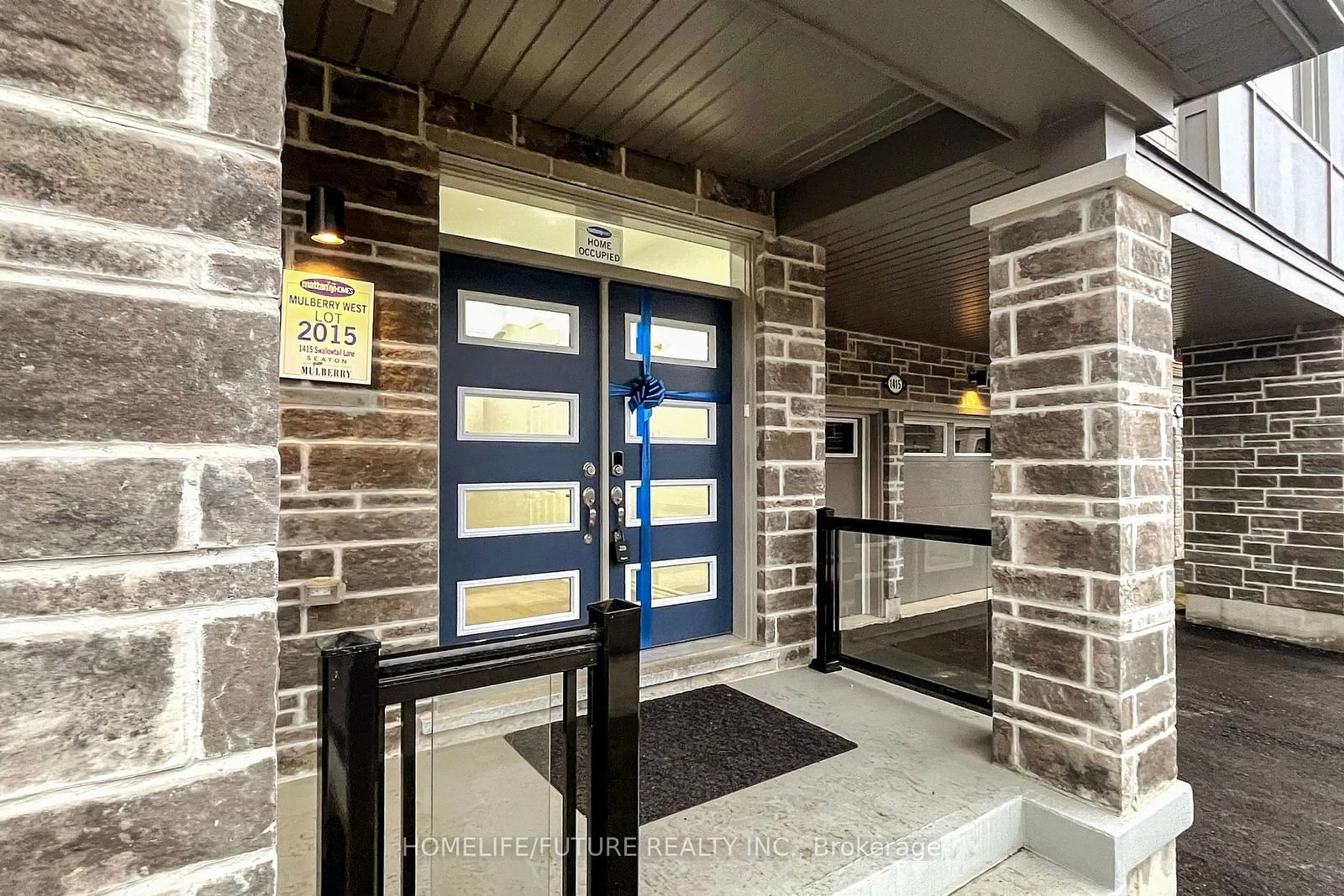 Indoor foyer for 1415 Swallowtail Lane, Pickering Ontario L1X 0N8