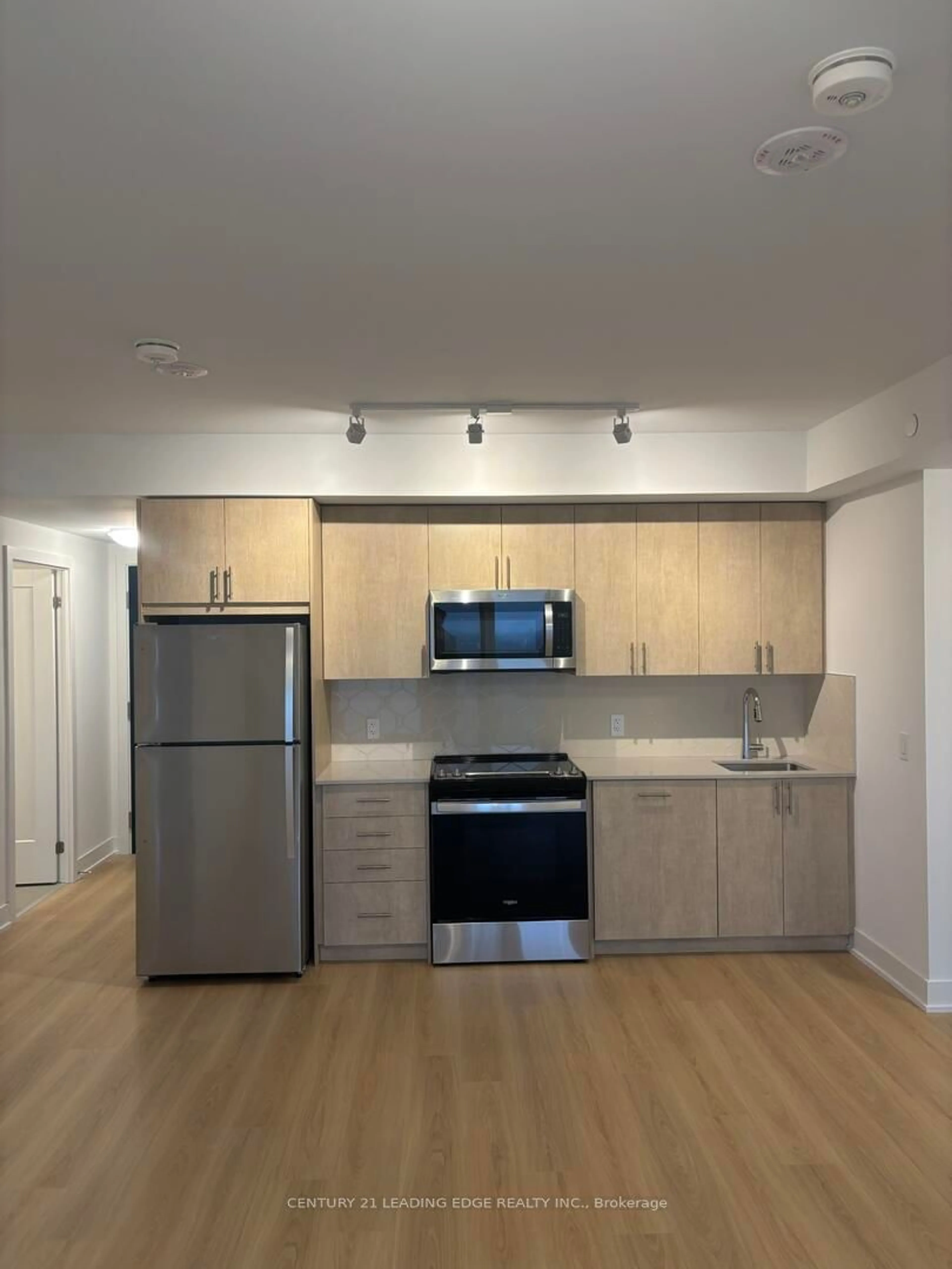 Standard kitchen, wood/laminate floor for 2545 Simcoe St #1106, Oshawa Ontario M6G 3A7