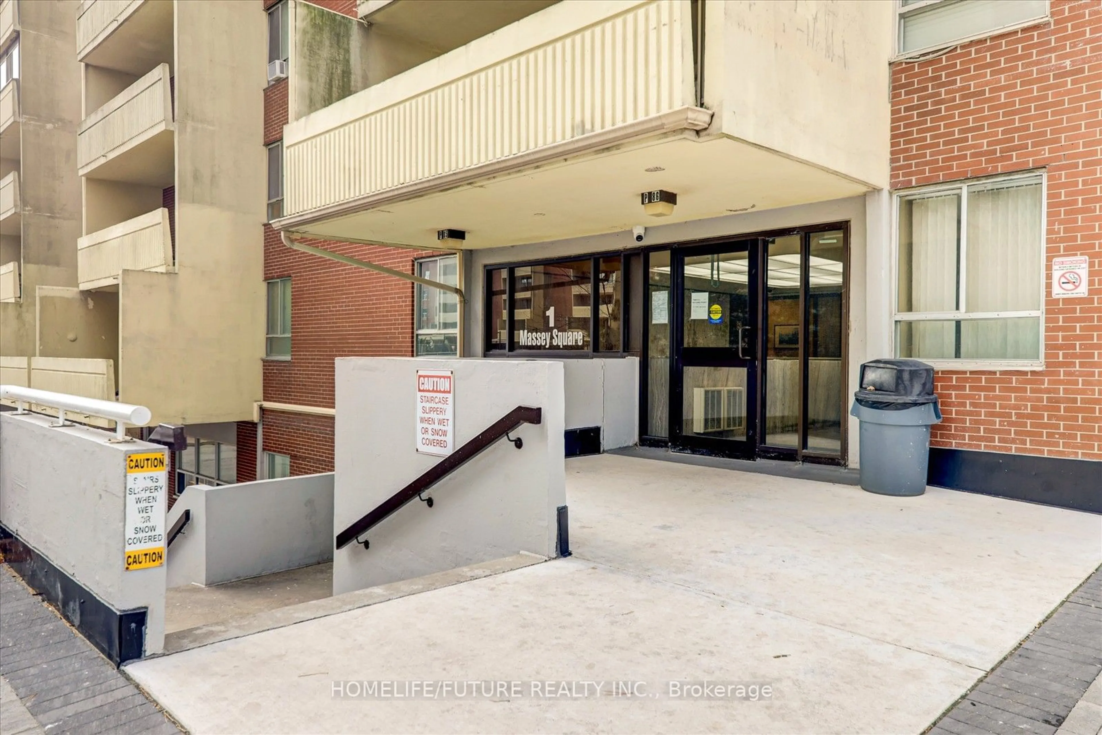 Indoor foyer for 1 Massey Sq #914, Toronto Ontario M4C 5L4