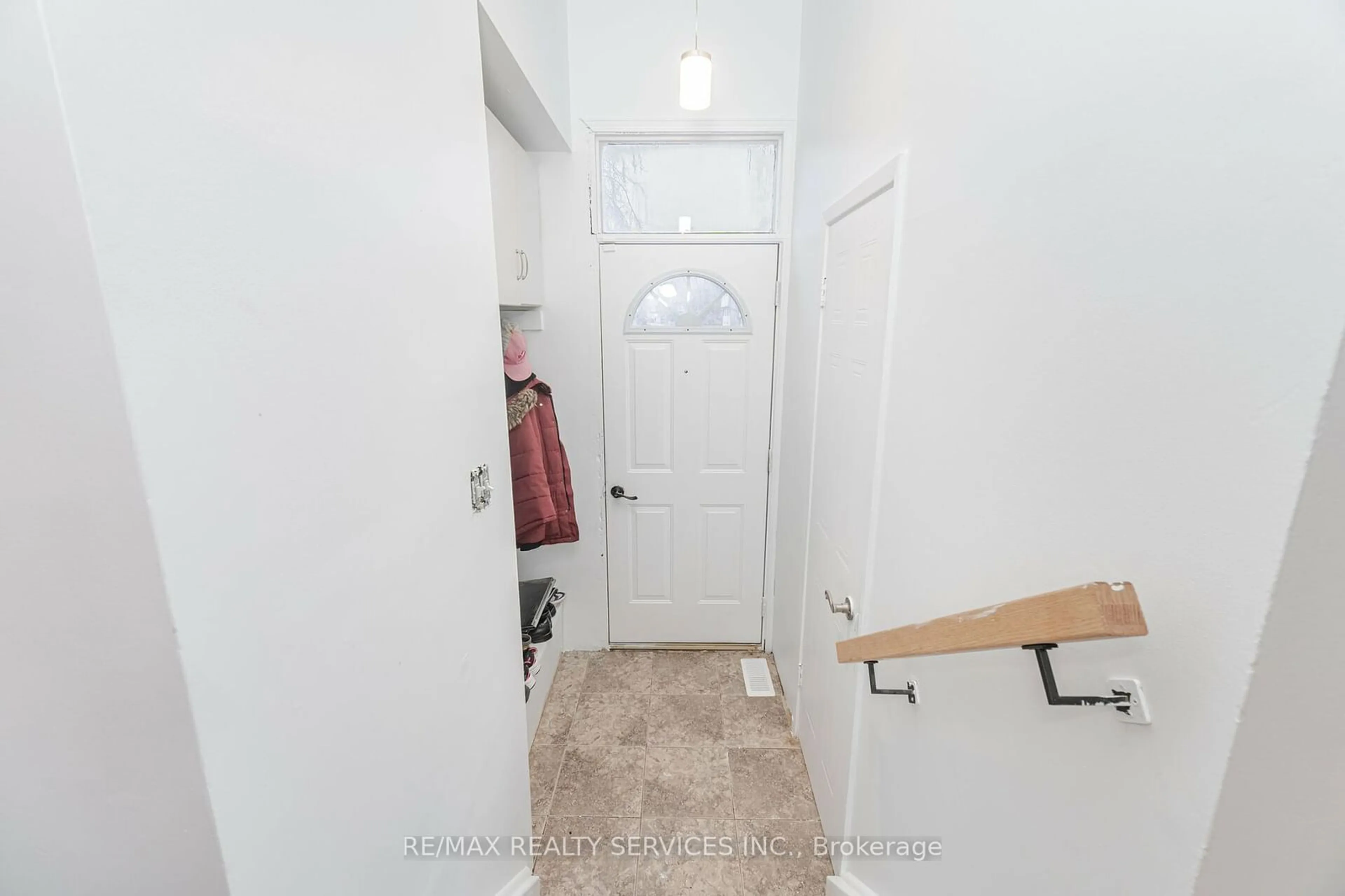 Indoor entryway for 1945 Denmar Rd ##67, Pickering Ontario L1V 3E2