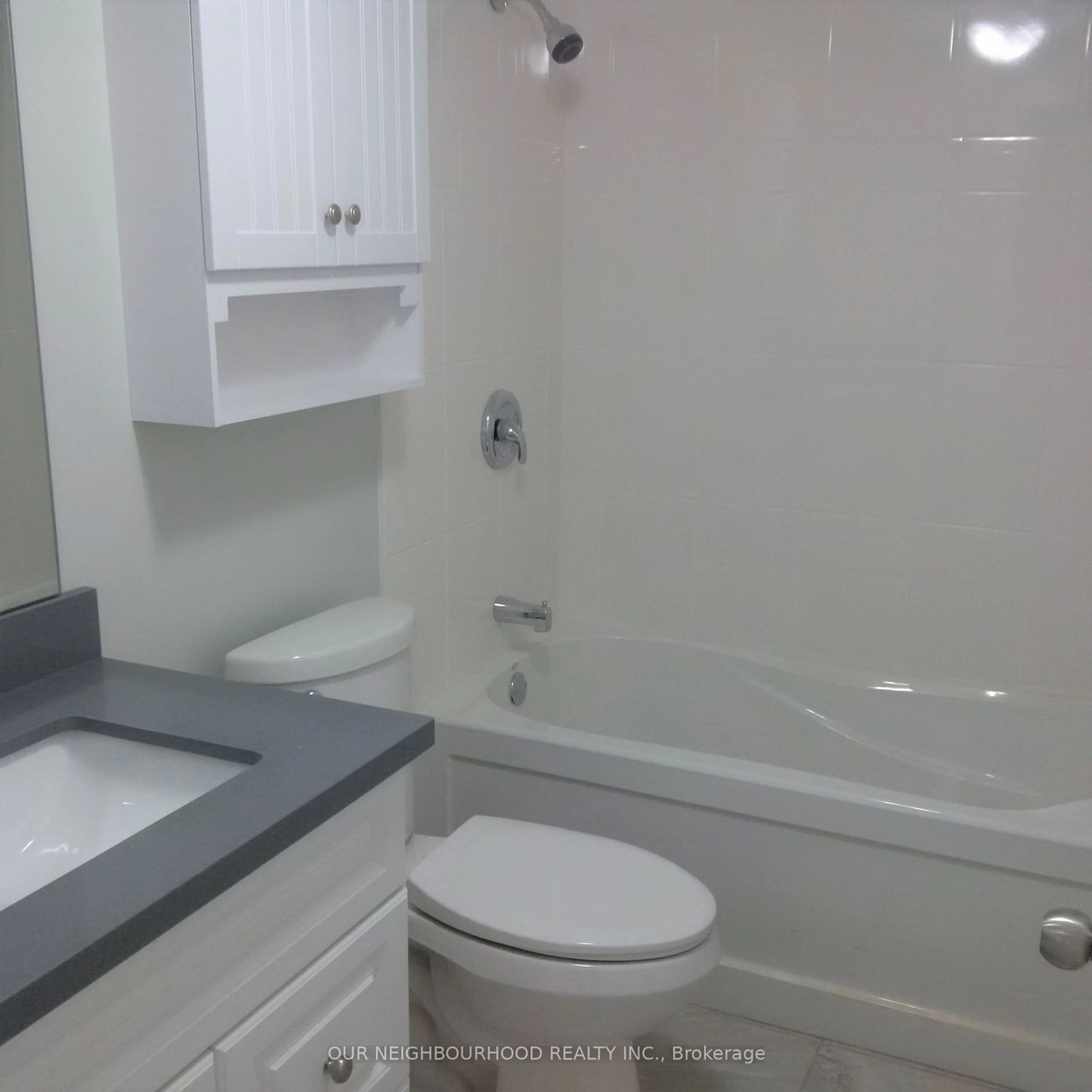 Standard bathroom, unknown for 583 Shakespeare Ave, Oshawa Ontario L1H 3H5