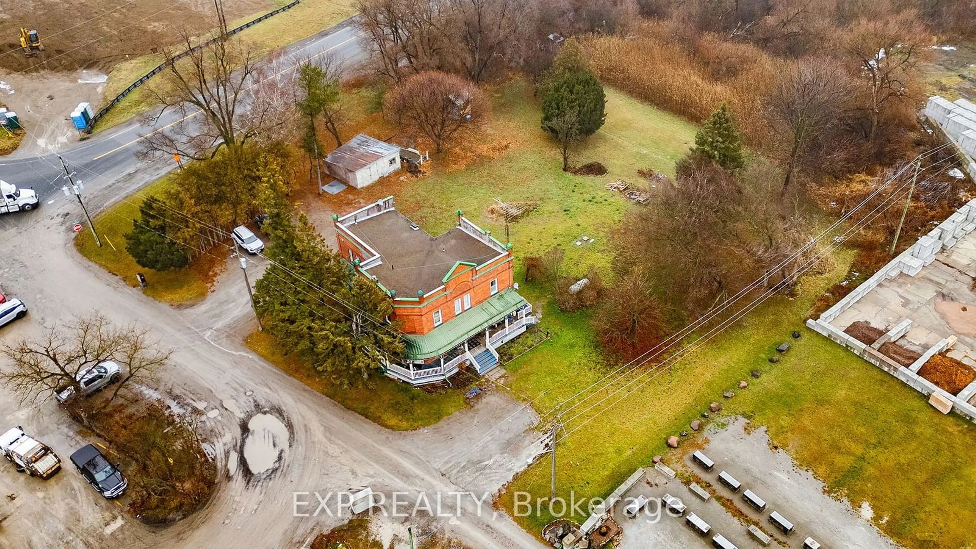 A pic from outside/outdoor area/front of a property/back of a property/a pic from drone, building for 185 Duke St, Clarington Ontario L1C 3K3