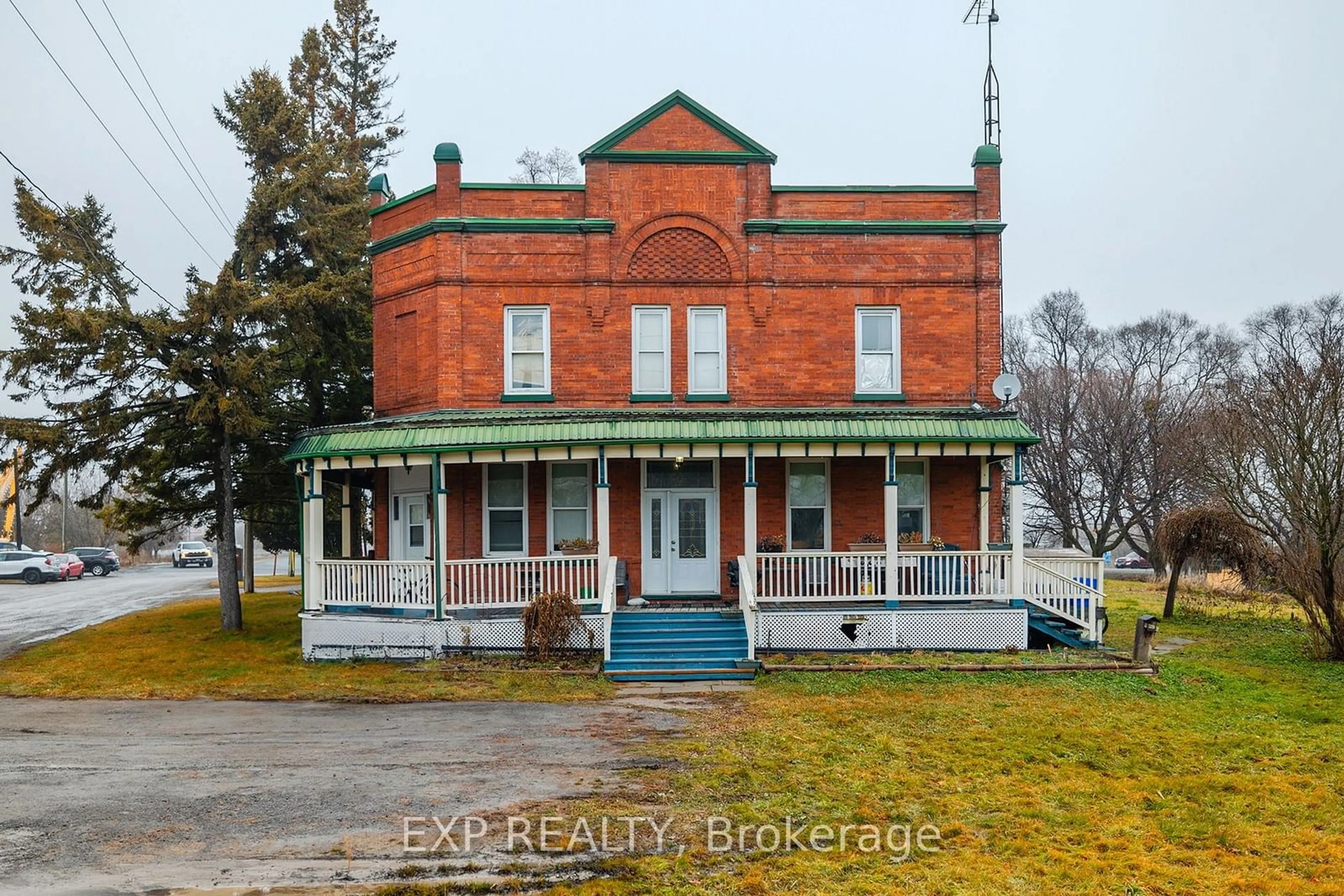 A pic from outside/outdoor area/front of a property/back of a property/a pic from drone, building for 185 Duke St, Clarington Ontario L1C 3K3