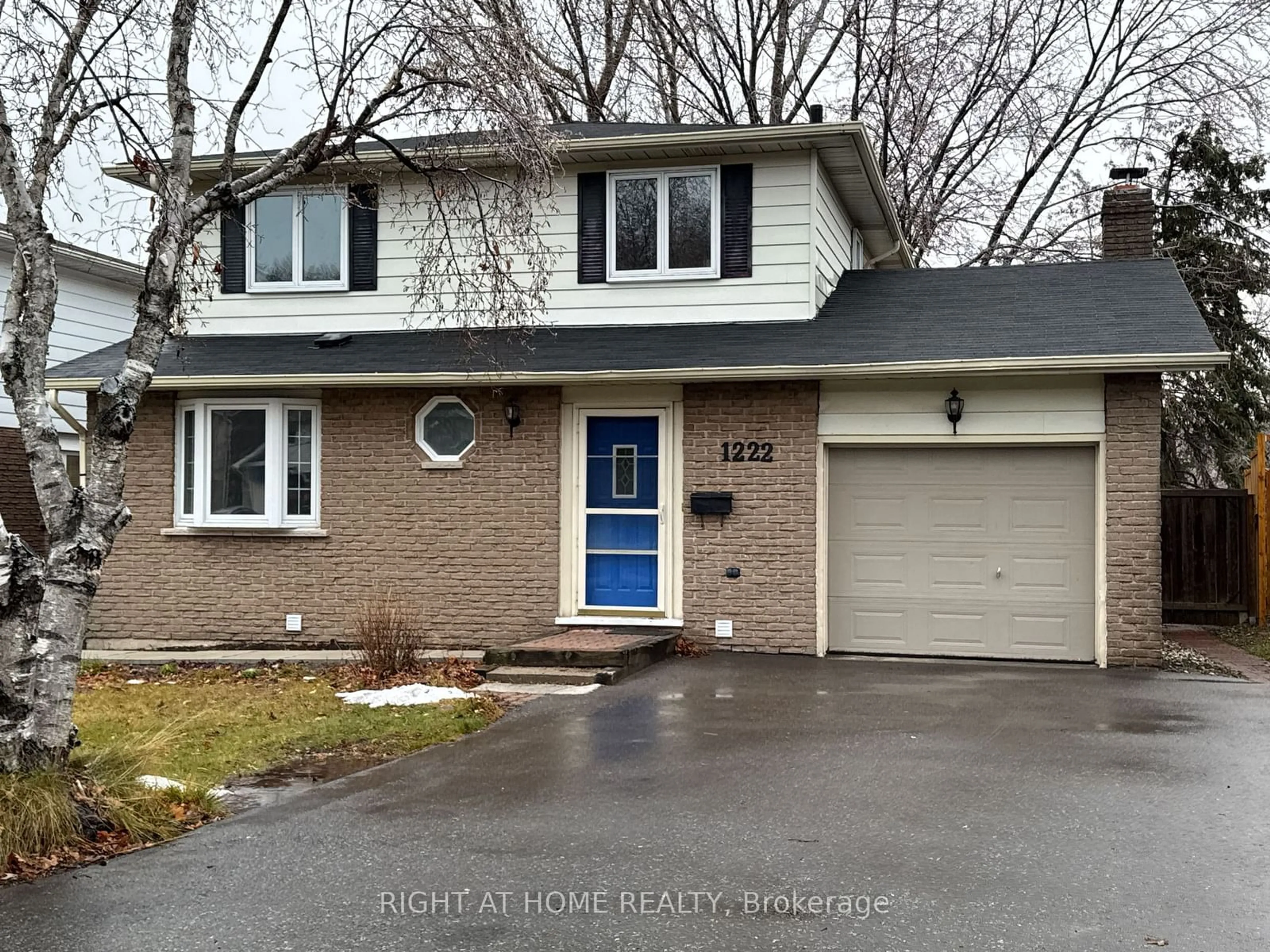 Home with vinyl exterior material, street for 1222 Cherrydown Dr, Oshawa Ontario L1H 7T2