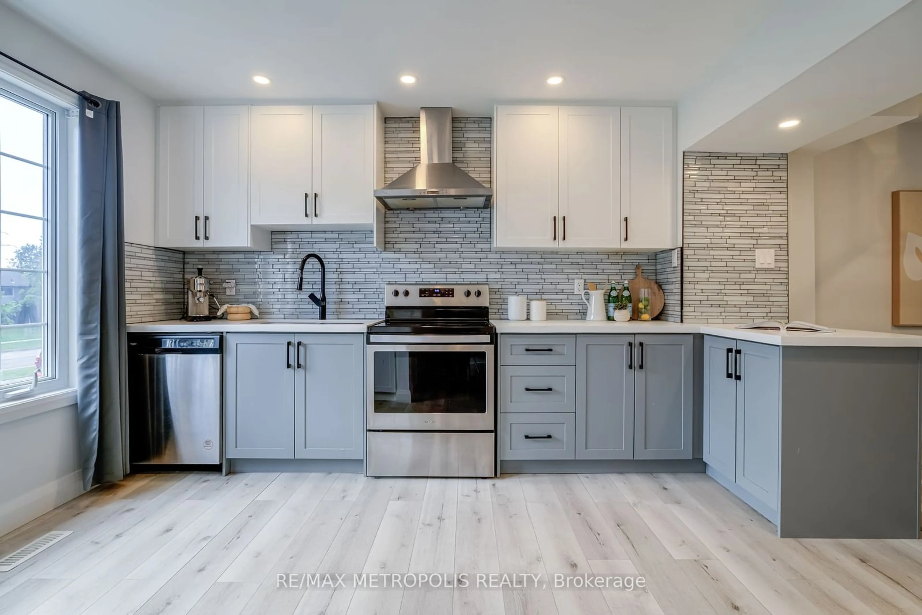 Open concept kitchen, ceramic/tile floor for 1010 Central Park Blvd, Oshawa Ontario L1G 7A6