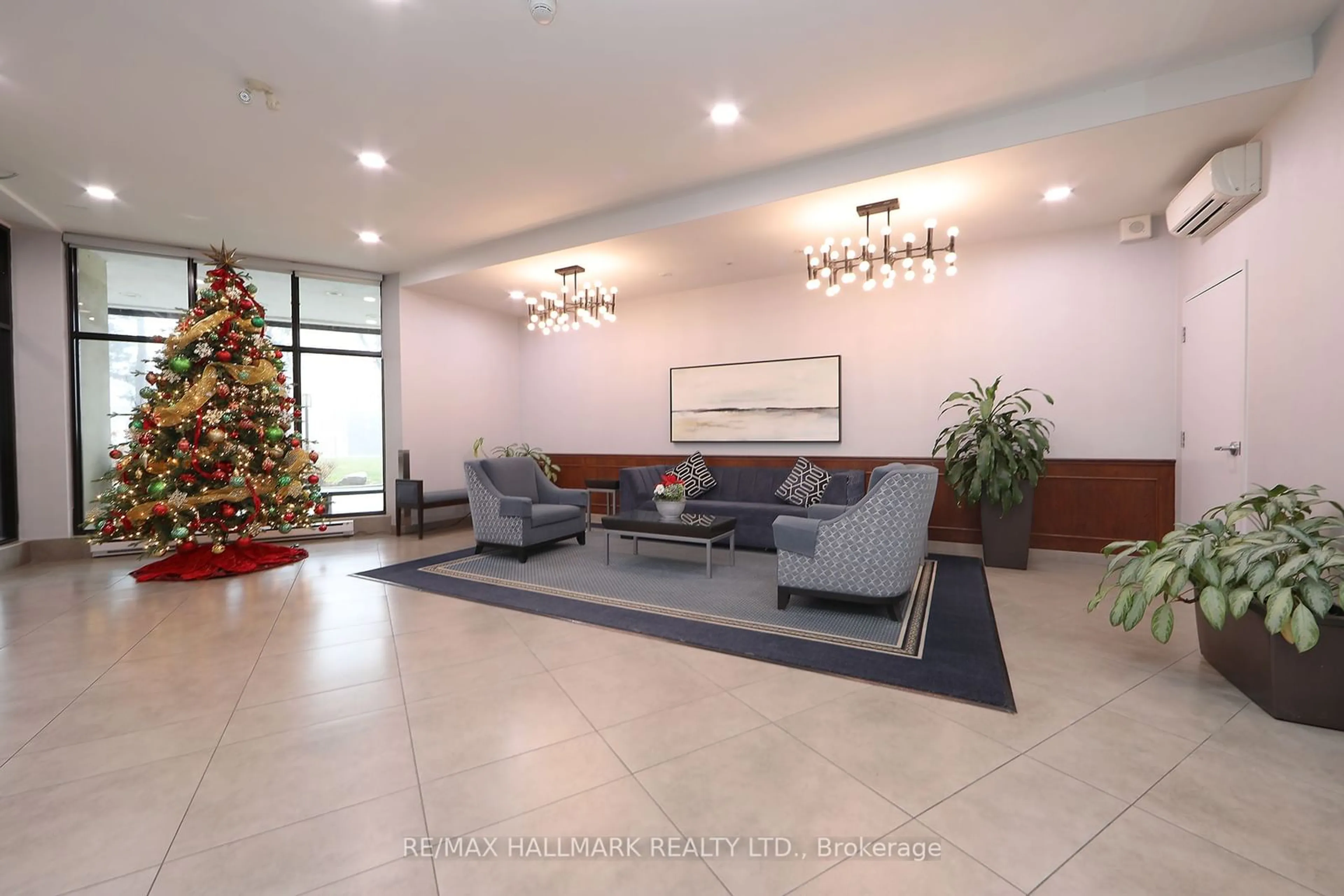 Lobby for 980 Broadview Ave #1808, Toronto Ontario M4K 3Y1