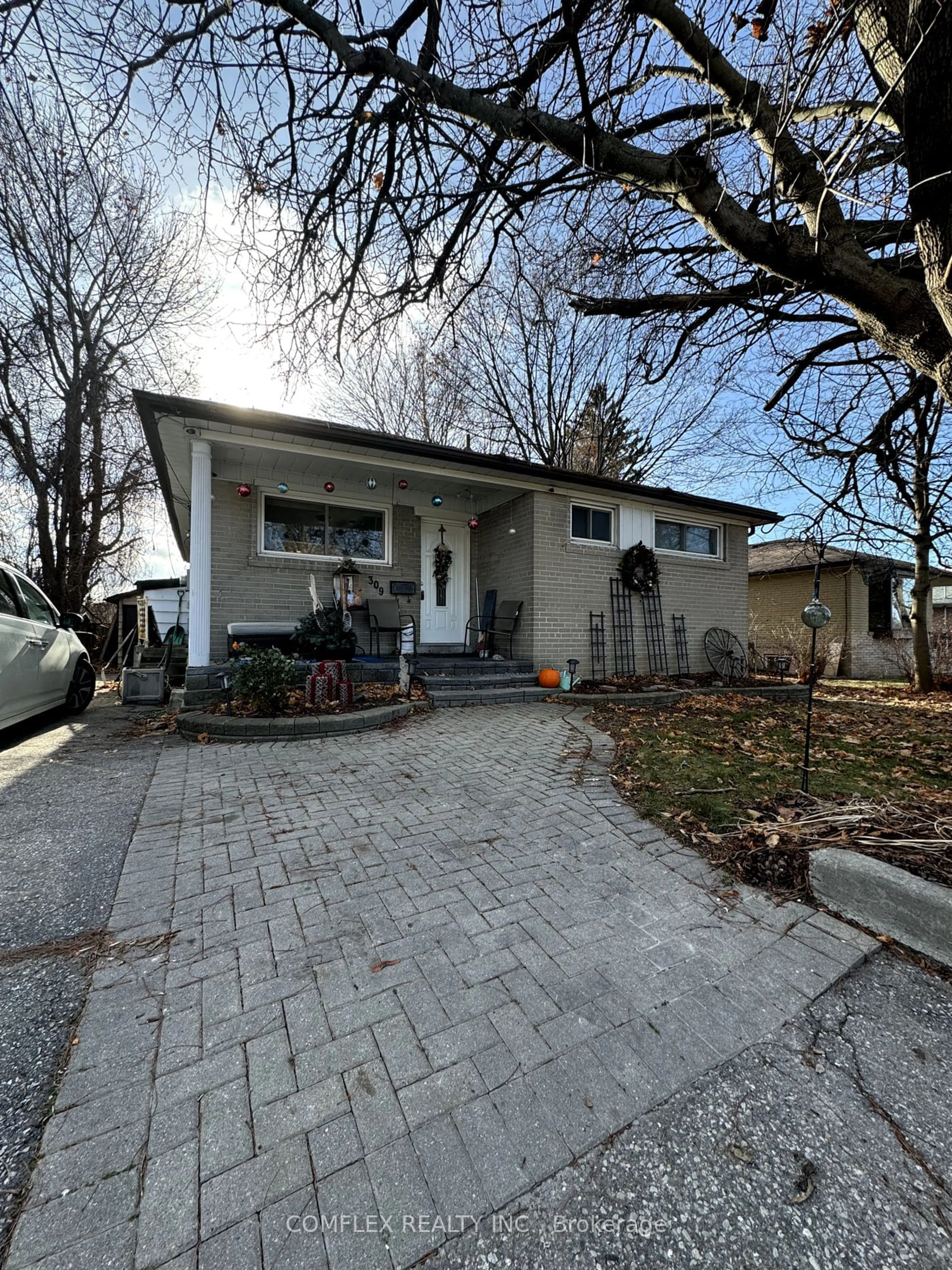 Unknown for 309 Rossland Rd, Whitby Ontario L1N 3H8